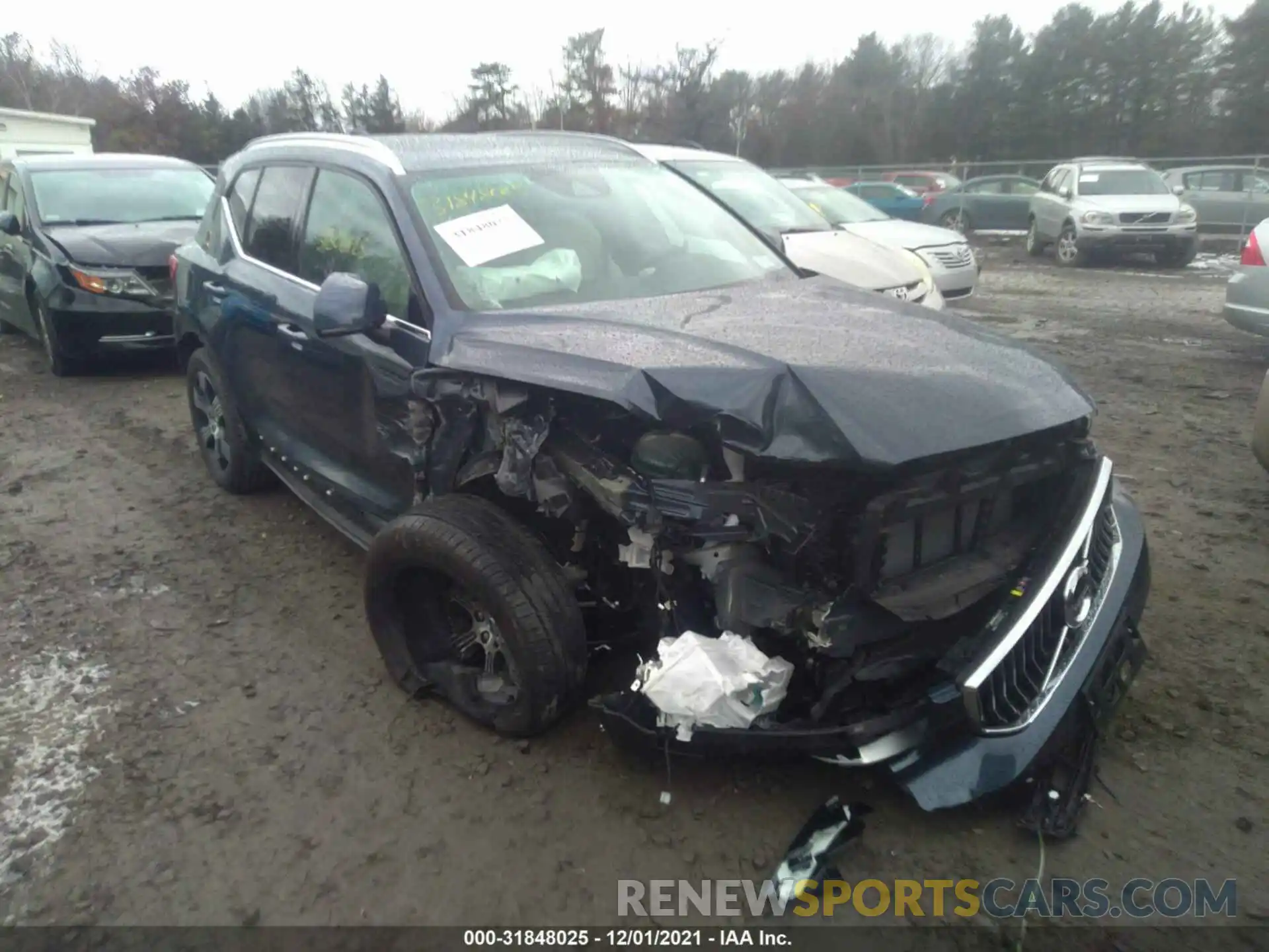 1 Photograph of a damaged car YV4162UL8L2174598 VOLVO XC40 2020