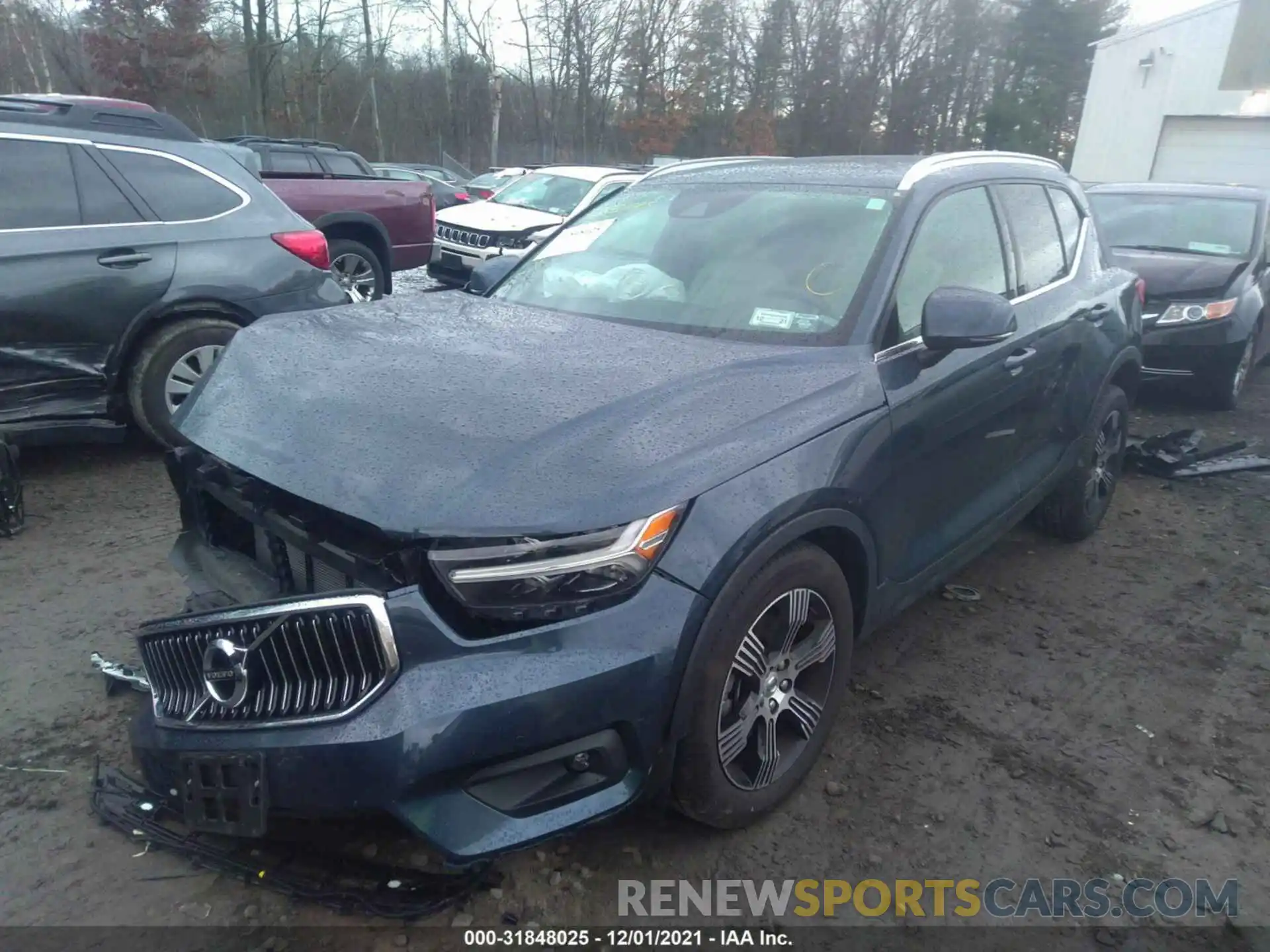 2 Photograph of a damaged car YV4162UL8L2174598 VOLVO XC40 2020