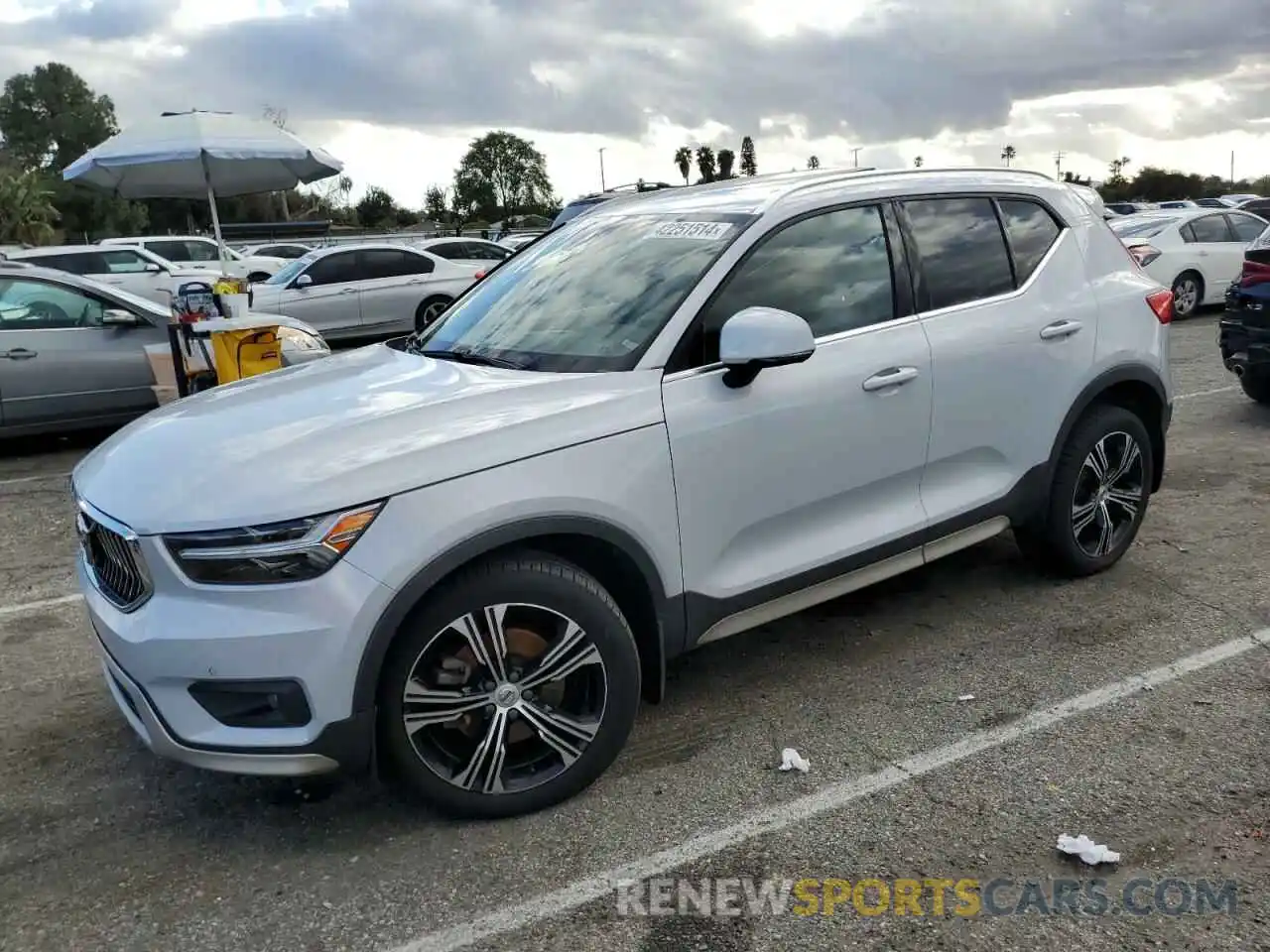 1 Photograph of a damaged car YV4162UL8L2280324 VOLVO XC40 2020