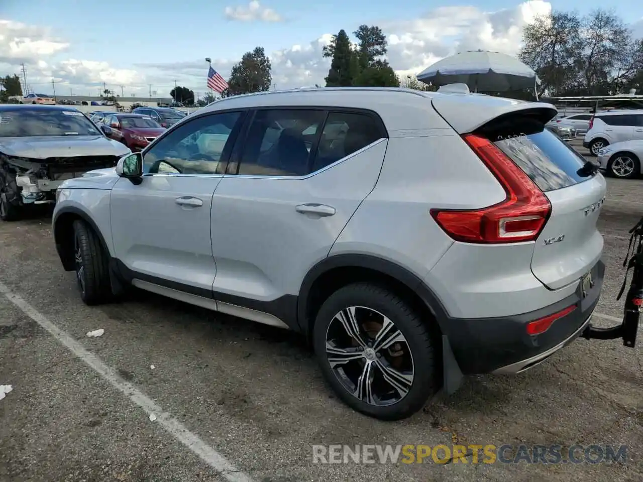 2 Photograph of a damaged car YV4162UL8L2280324 VOLVO XC40 2020