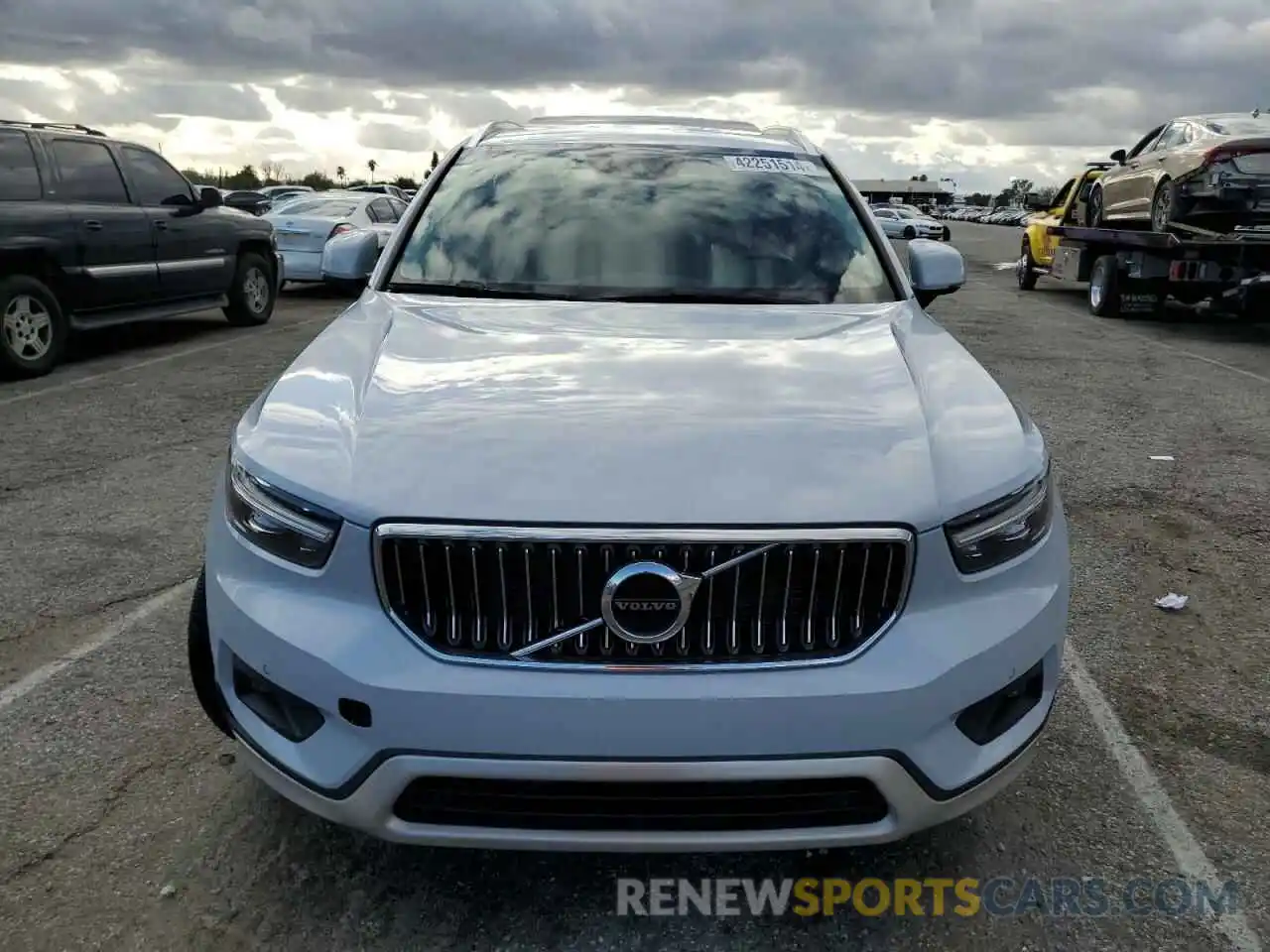 5 Photograph of a damaged car YV4162UL8L2280324 VOLVO XC40 2020