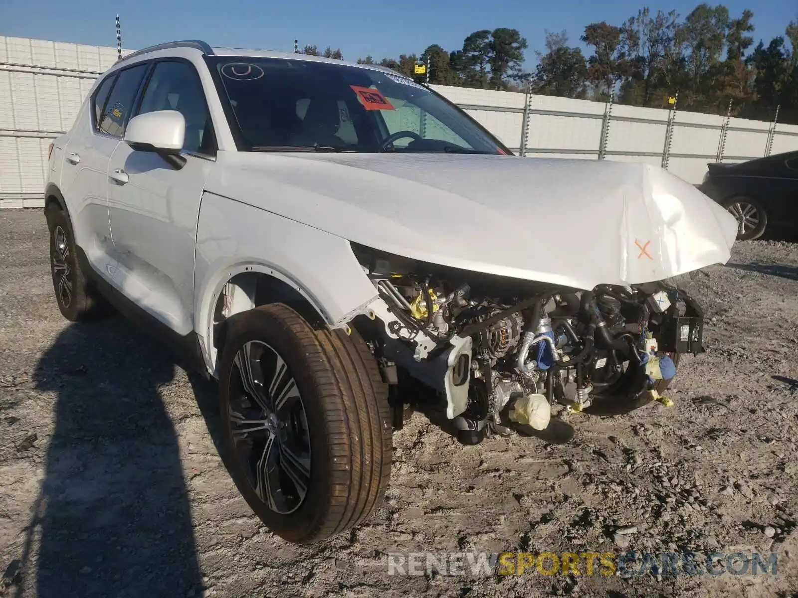 9 Photograph of a damaged car YV4162UL9L2187117 VOLVO XC40 2020