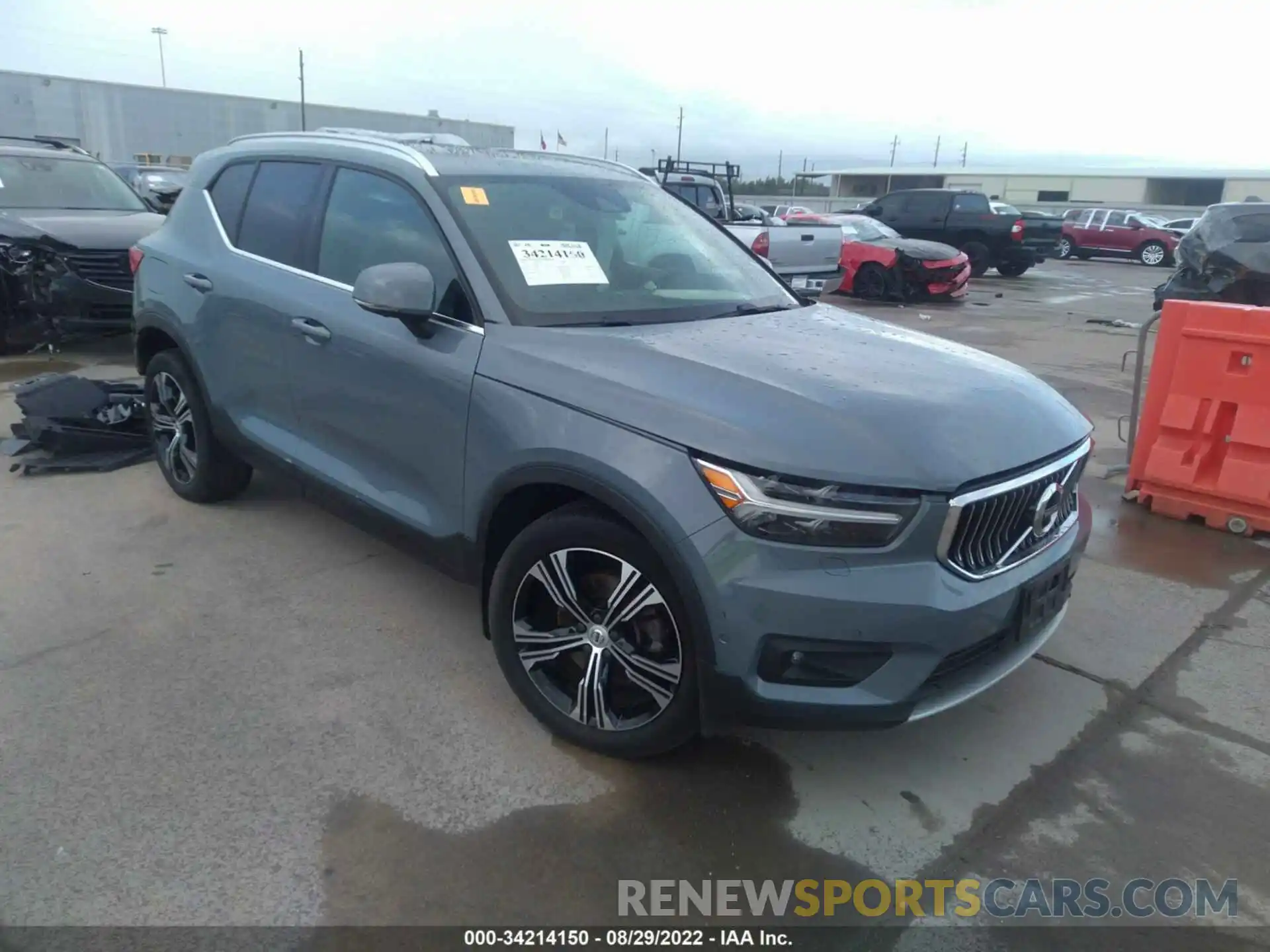 1 Photograph of a damaged car YV4162ULXL2174585 VOLVO XC40 2020