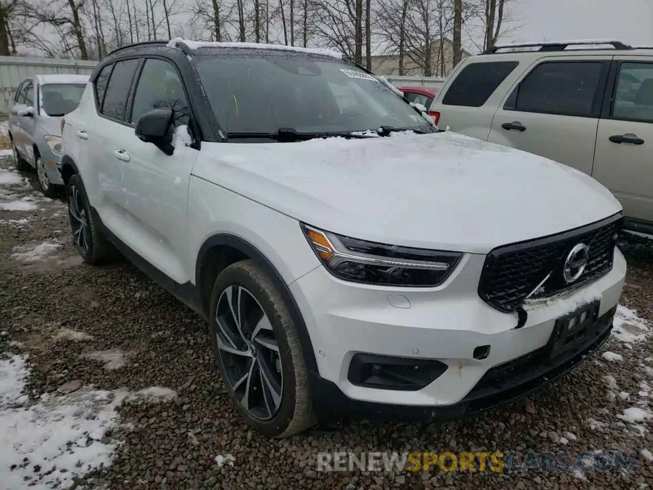 1 Photograph of a damaged car YV4162UM0L2269164 VOLVO XC40 2020