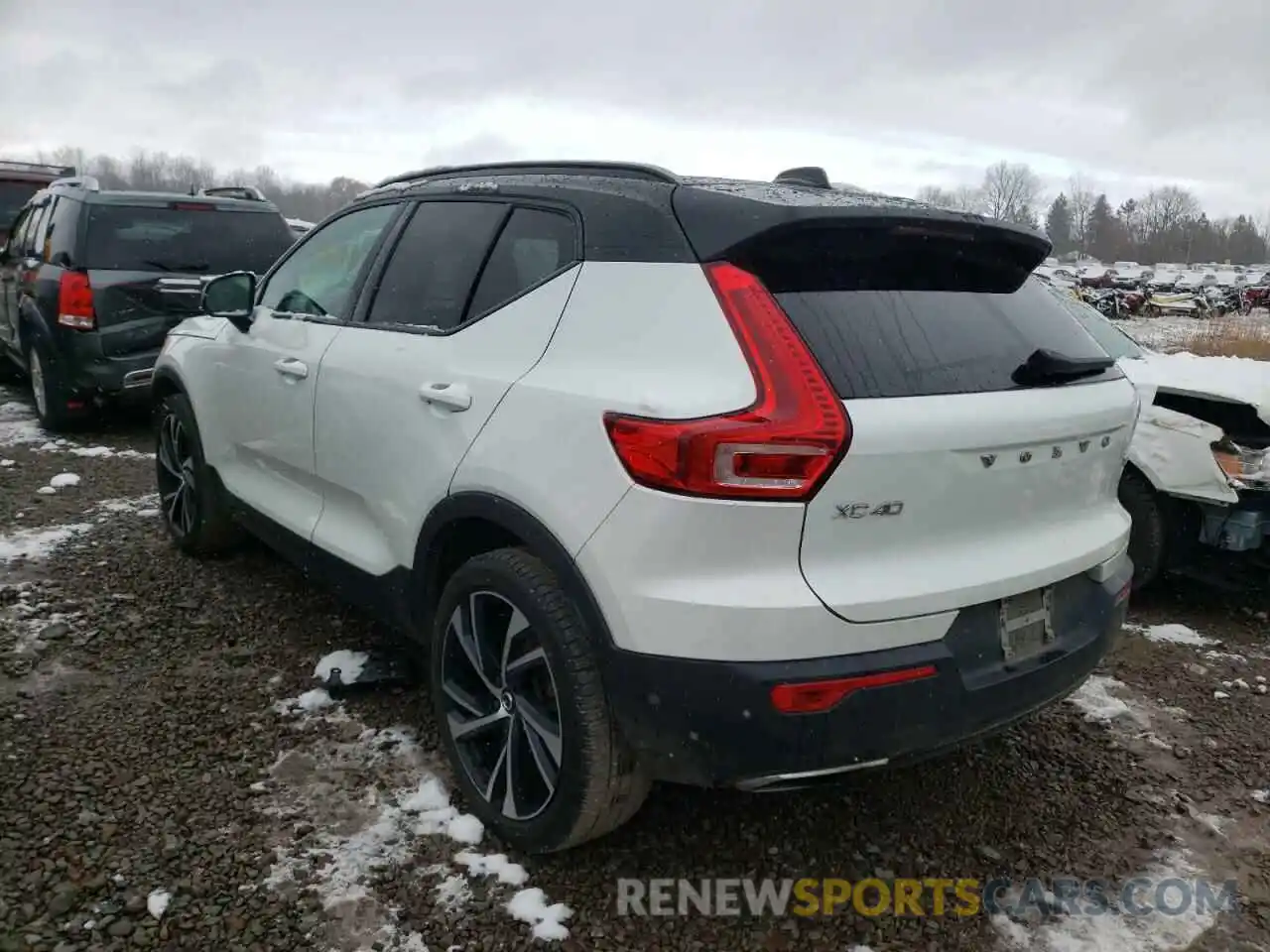 3 Photograph of a damaged car YV4162UM0L2269164 VOLVO XC40 2020