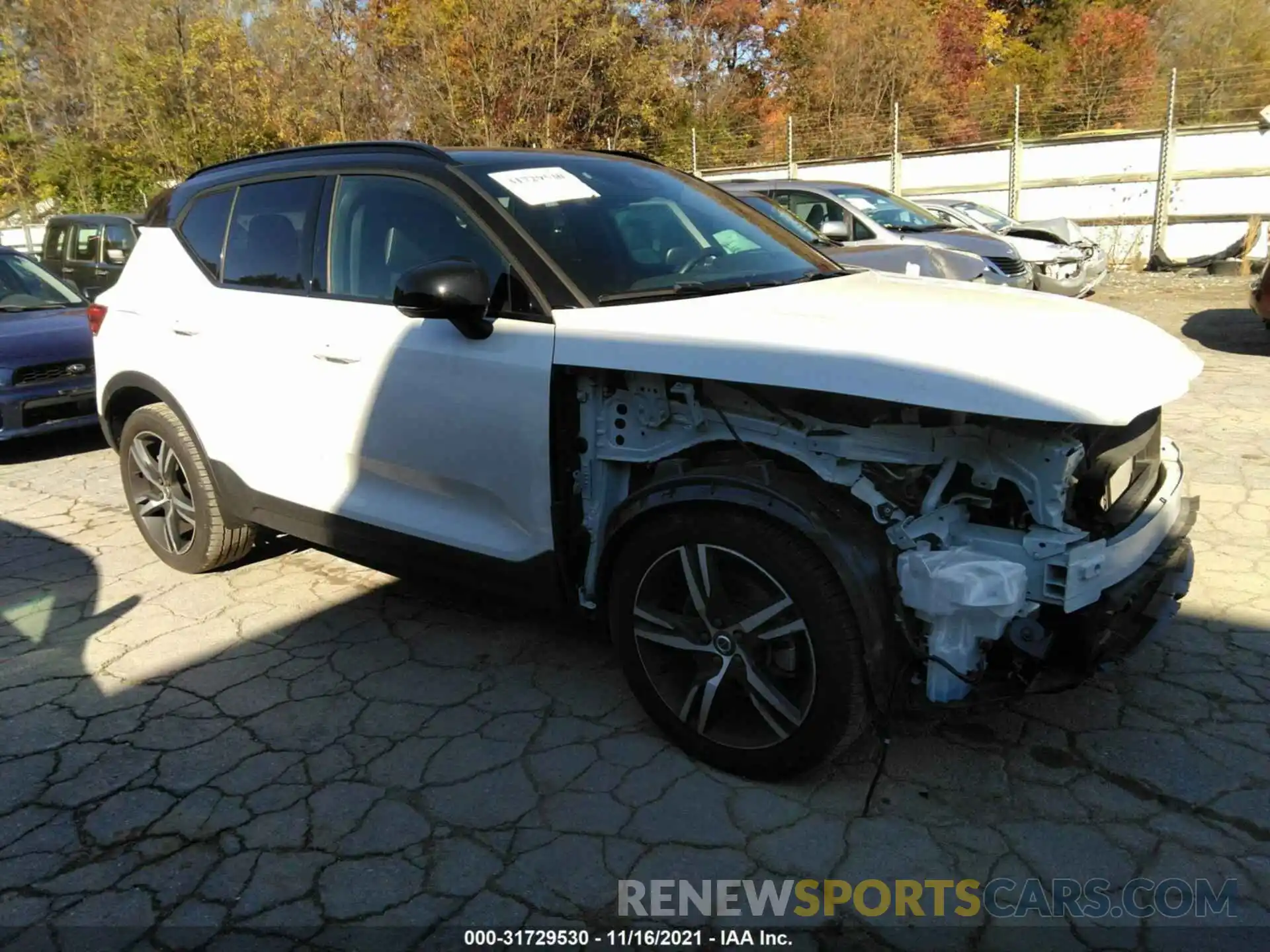 1 Photograph of a damaged car YV4162UM0L2331484 VOLVO XC40 2020