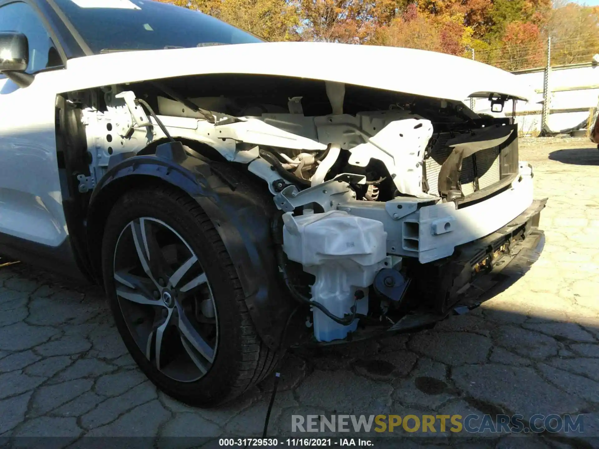 6 Photograph of a damaged car YV4162UM0L2331484 VOLVO XC40 2020