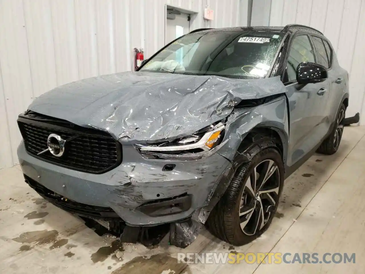 2 Photograph of a damaged car YV4162UM0L2347118 VOLVO XC40 2020