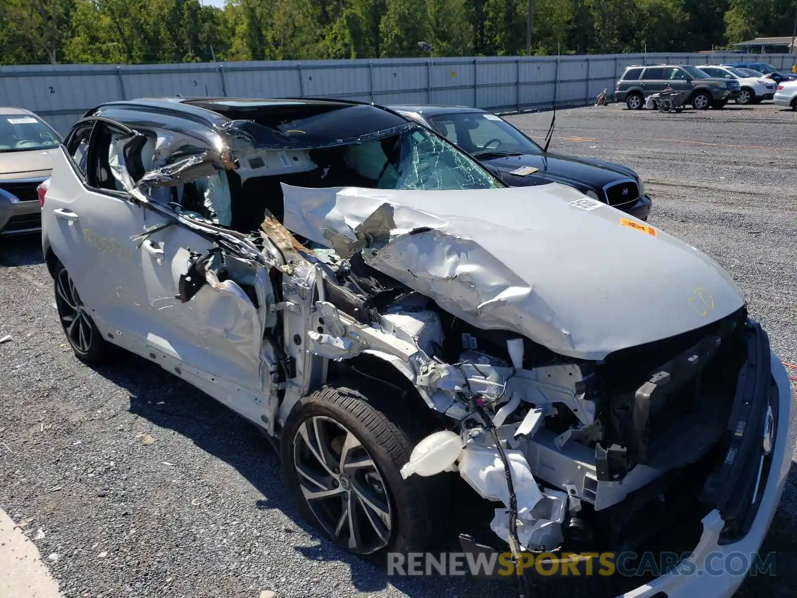 9 Photograph of a damaged car YV4162UM0L2347717 VOLVO XC40 2020