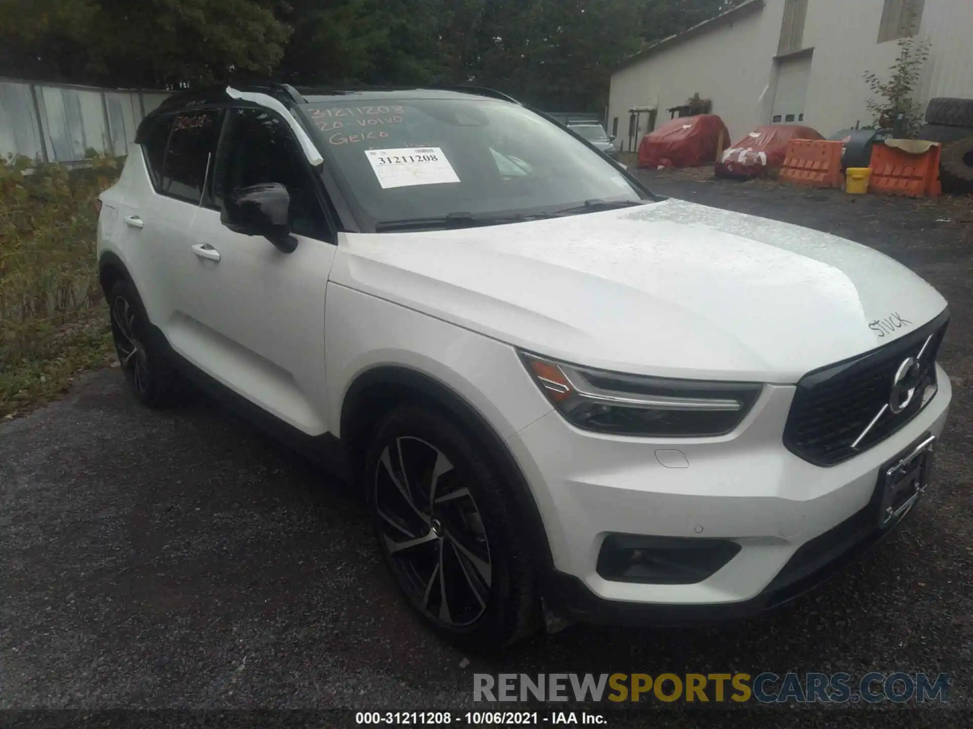 1 Photograph of a damaged car YV4162UM1L2202637 VOLVO XC40 2020