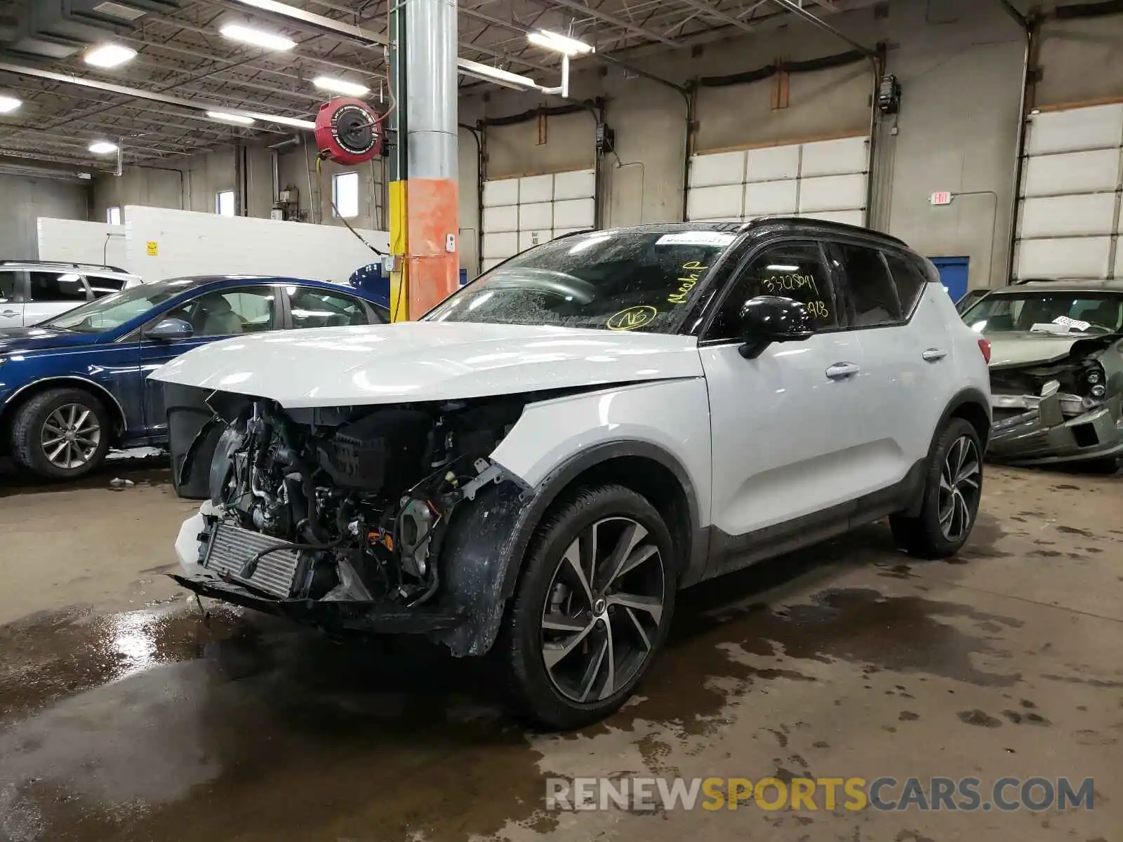 2 Photograph of a damaged car YV4162UM1L2266631 VOLVO XC40 2020