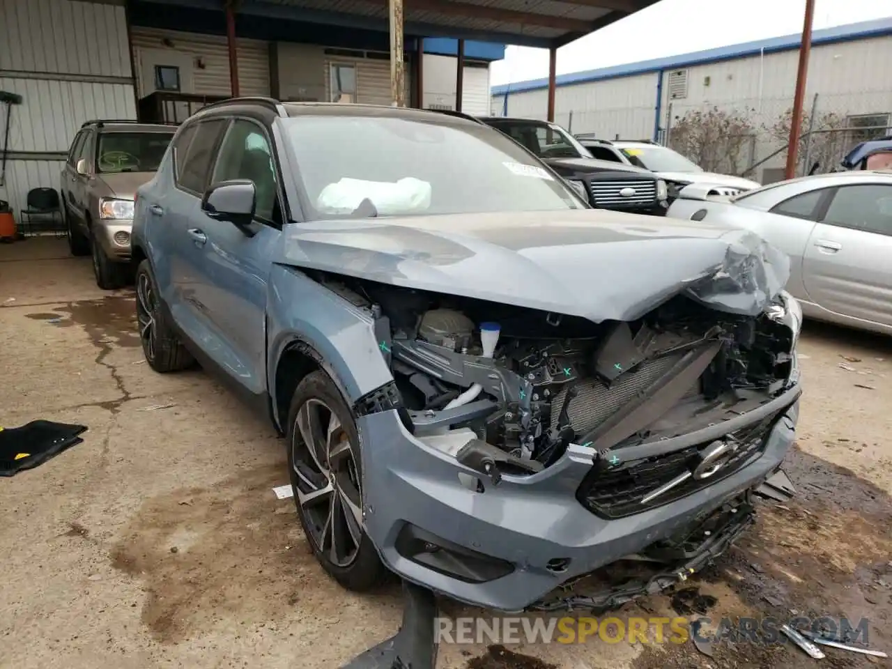 1 Photograph of a damaged car YV4162UM1L2268895 VOLVO XC40 2020