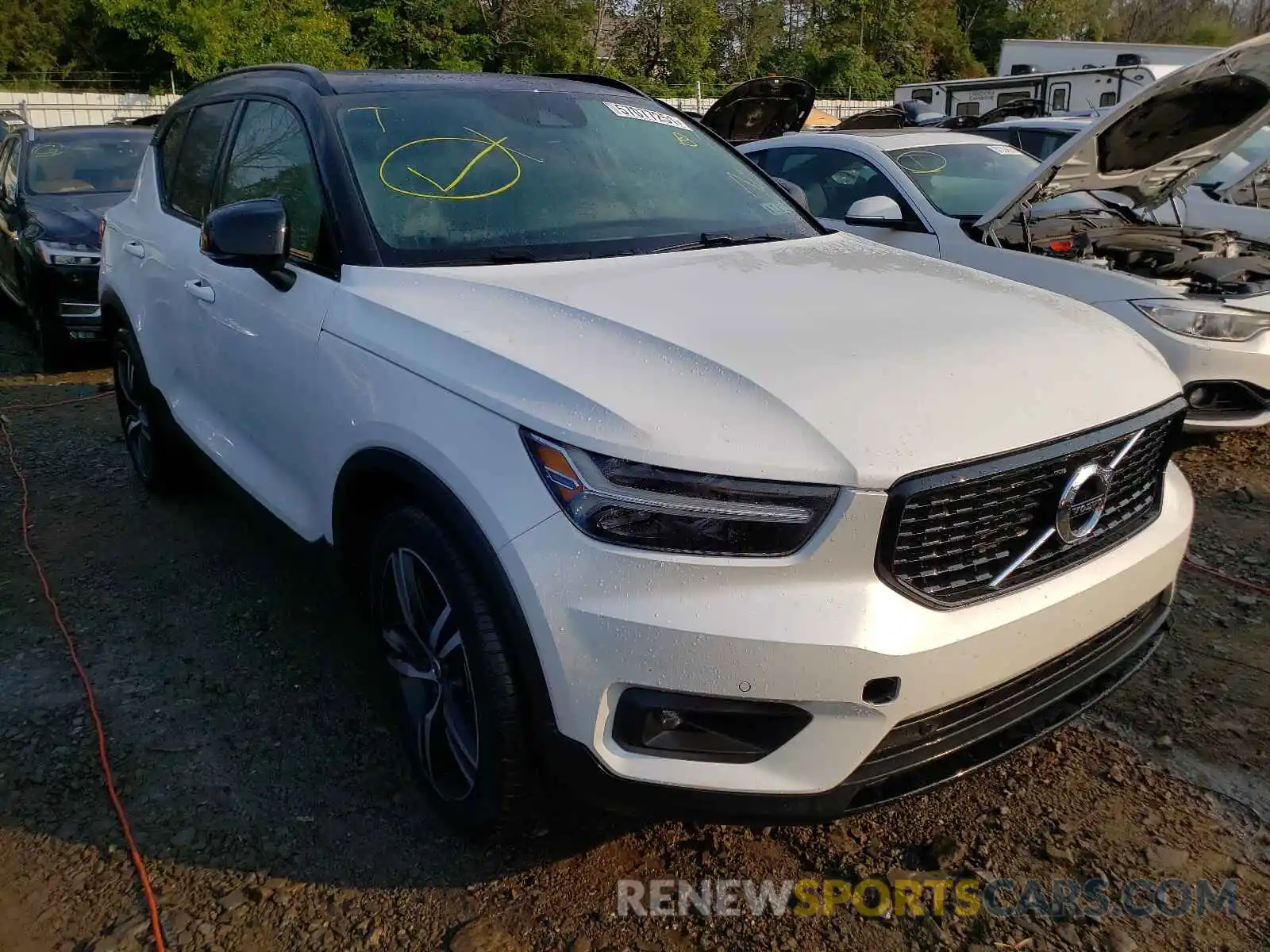 1 Photograph of a damaged car YV4162UM2L2193320 VOLVO XC40 2020