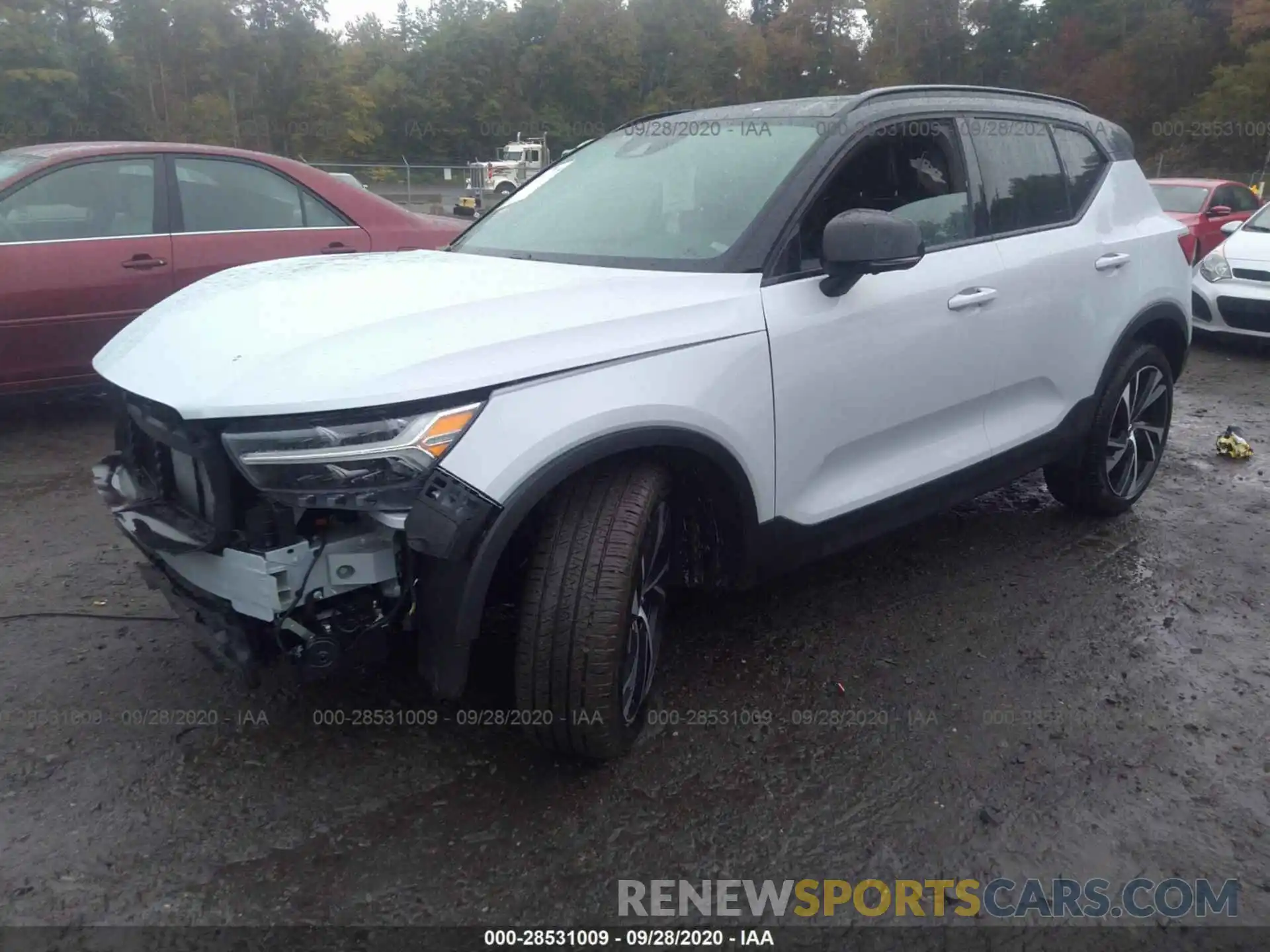 2 Photograph of a damaged car YV4162UM2L2253094 VOLVO XC40 2020