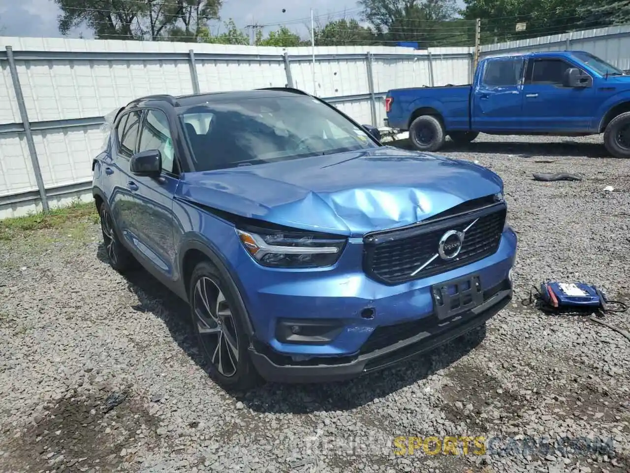 1 Photograph of a damaged car YV4162UM2L2289352 VOLVO XC40 2020