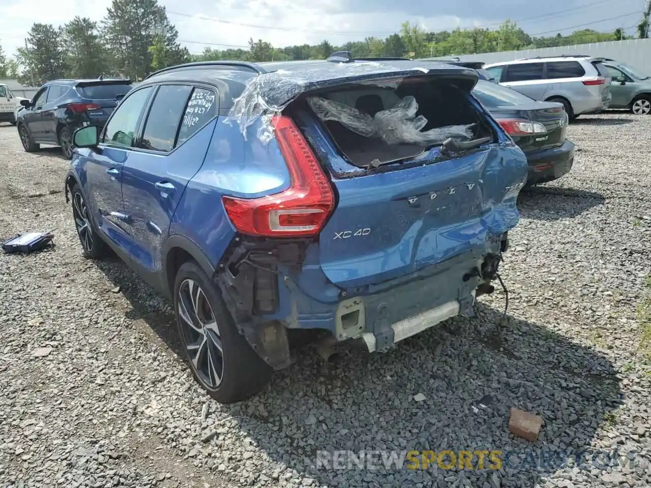 3 Photograph of a damaged car YV4162UM2L2289352 VOLVO XC40 2020