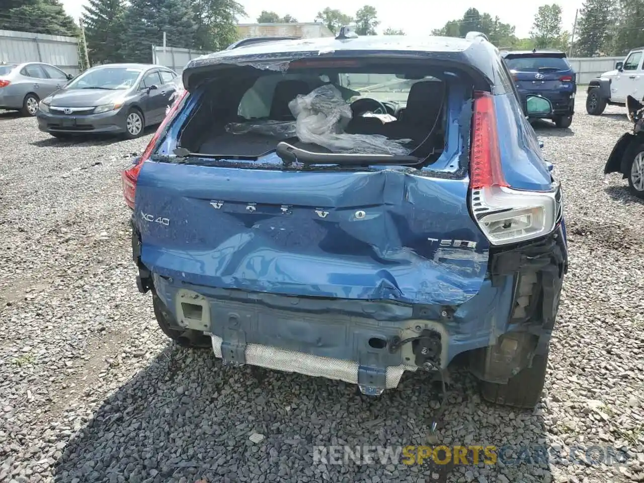 9 Photograph of a damaged car YV4162UM2L2289352 VOLVO XC40 2020