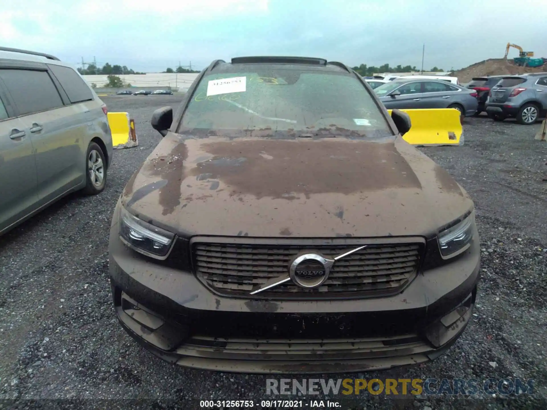 6 Photograph of a damaged car YV4162UM2L2328330 VOLVO XC40 2020