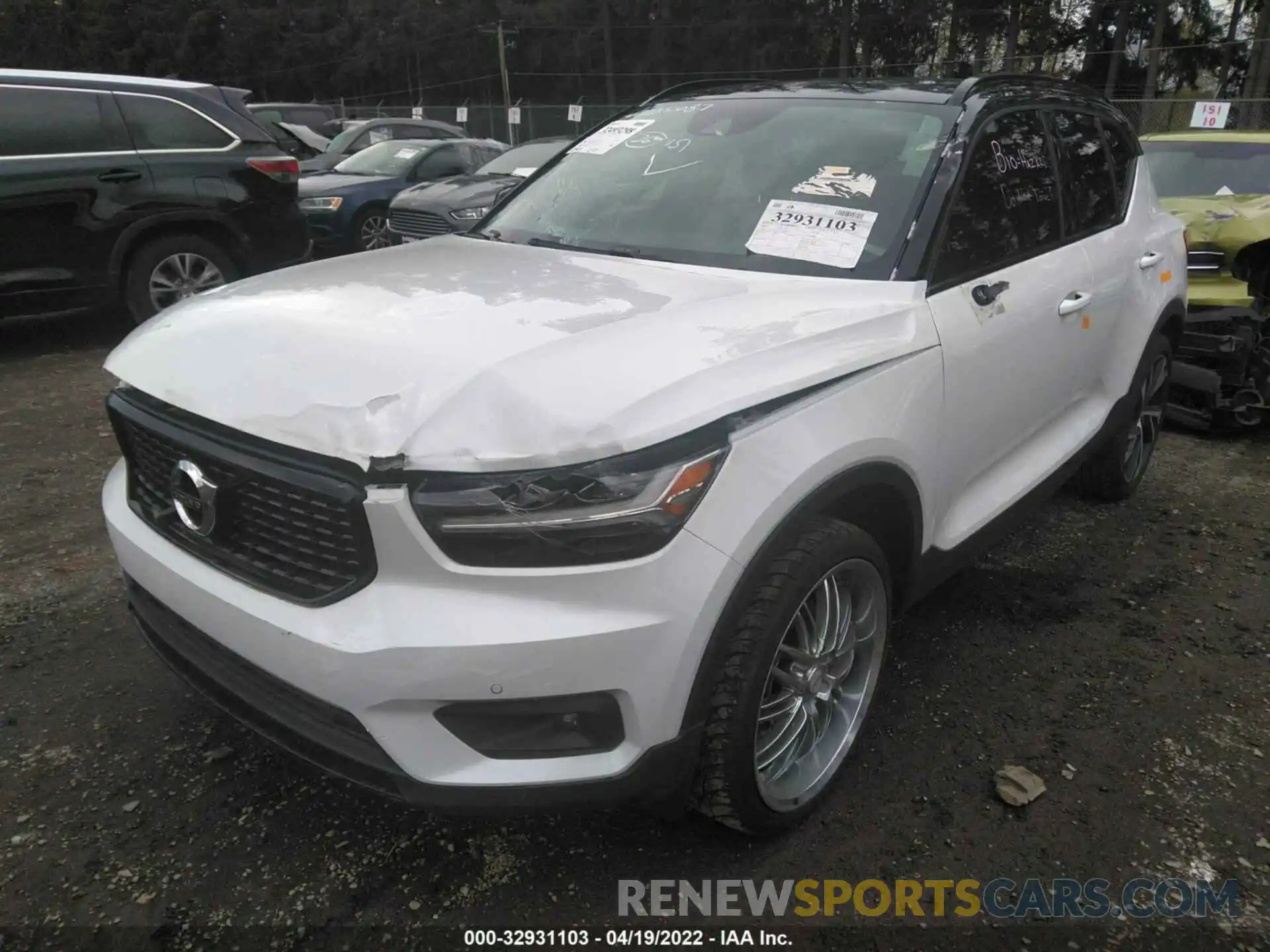 2 Photograph of a damaged car YV4162UM2L2348769 VOLVO XC40 2020