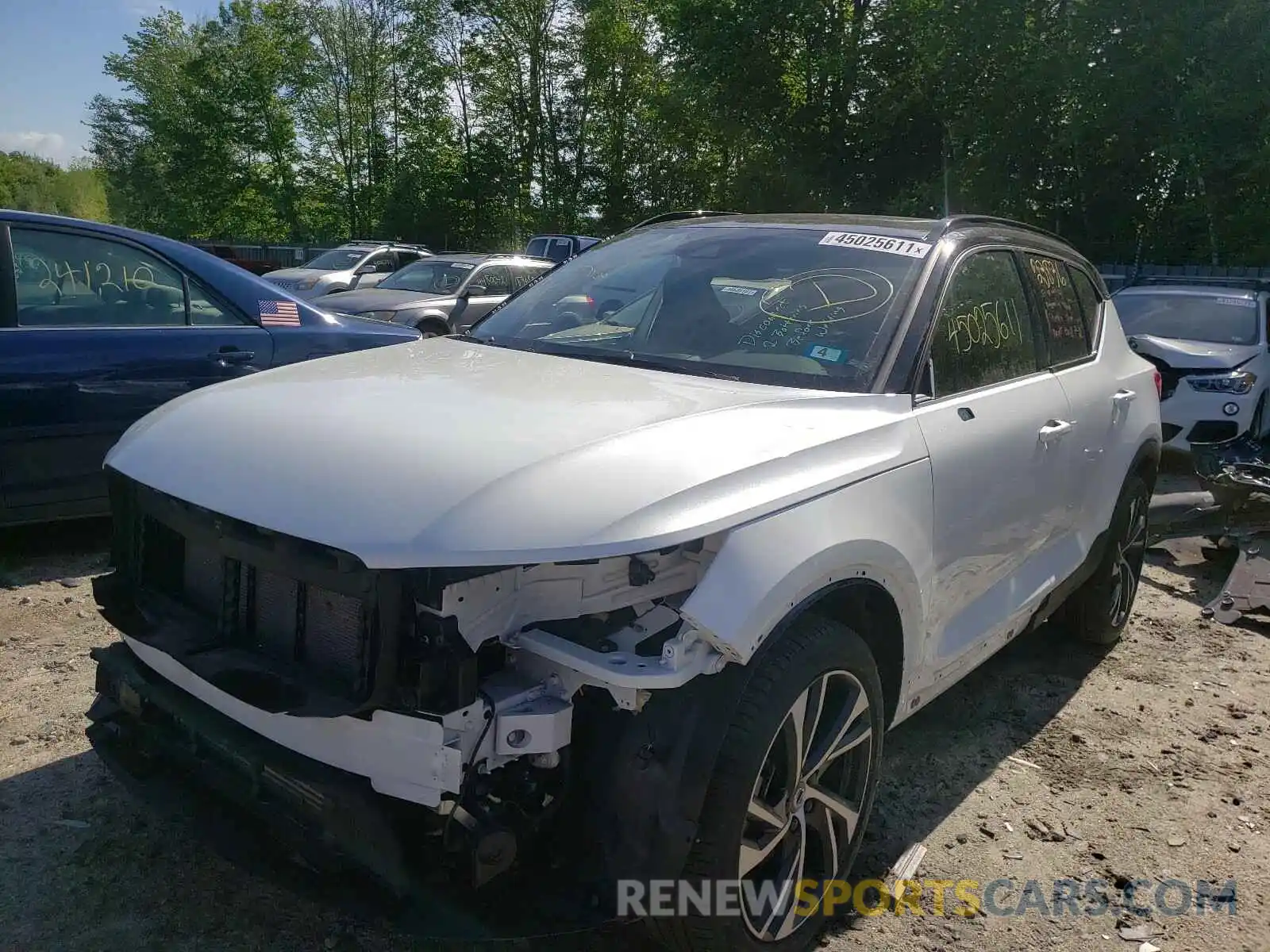 1 Photograph of a damaged car YV4162UM3L2251628 VOLVO XC40 2020