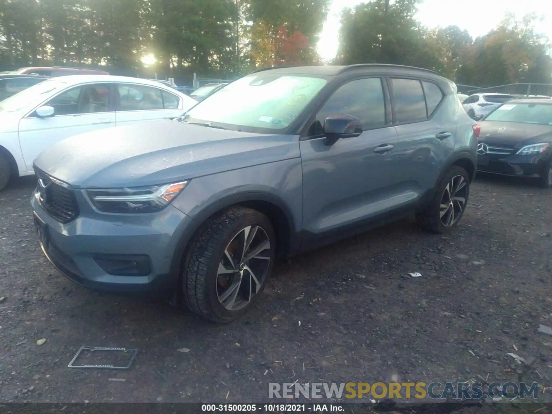 2 Photograph of a damaged car YV4162UM4L2174915 VOLVO XC40 2020