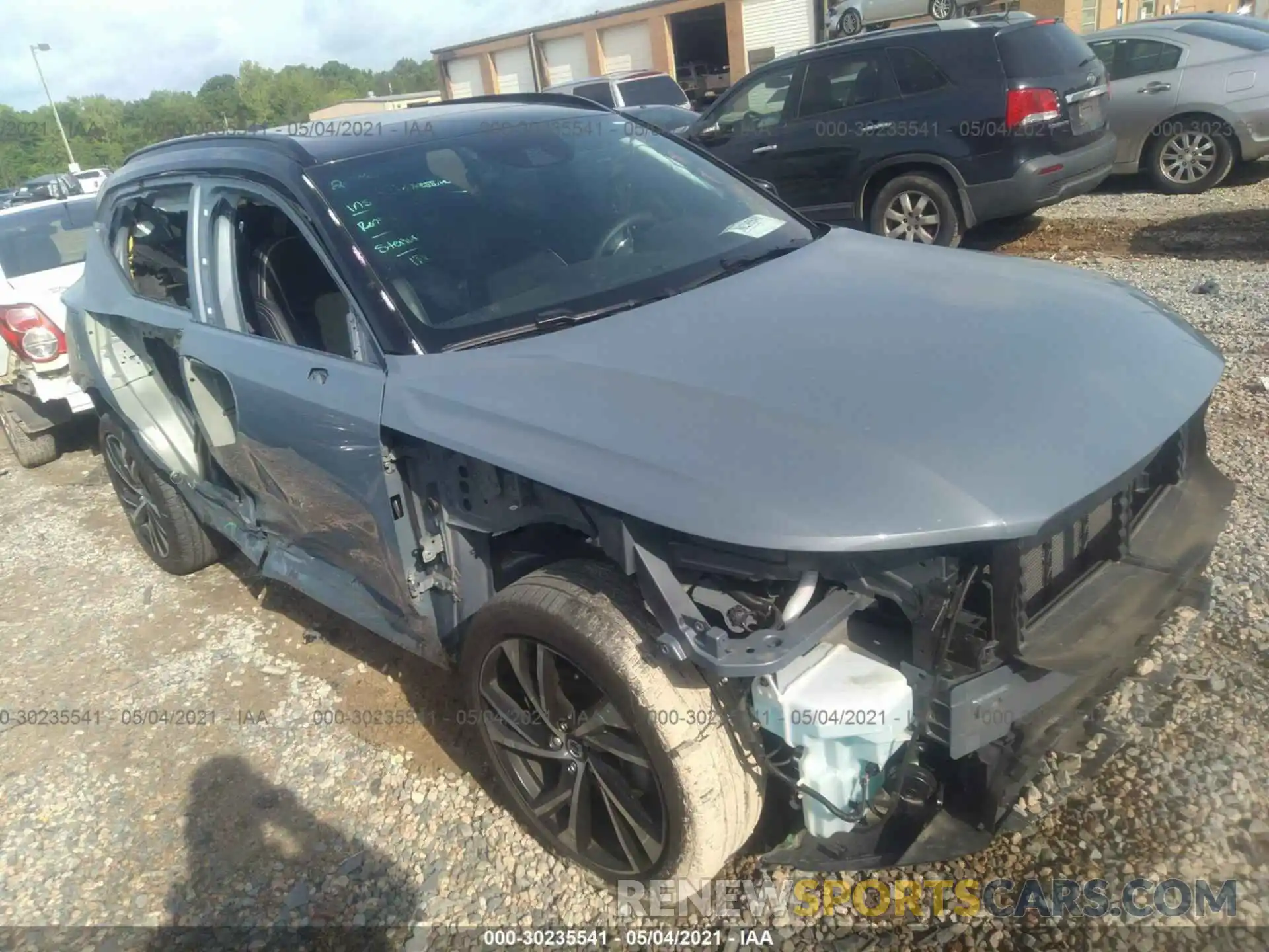 1 Photograph of a damaged car YV4162UM4L2207301 VOLVO XC40 2020