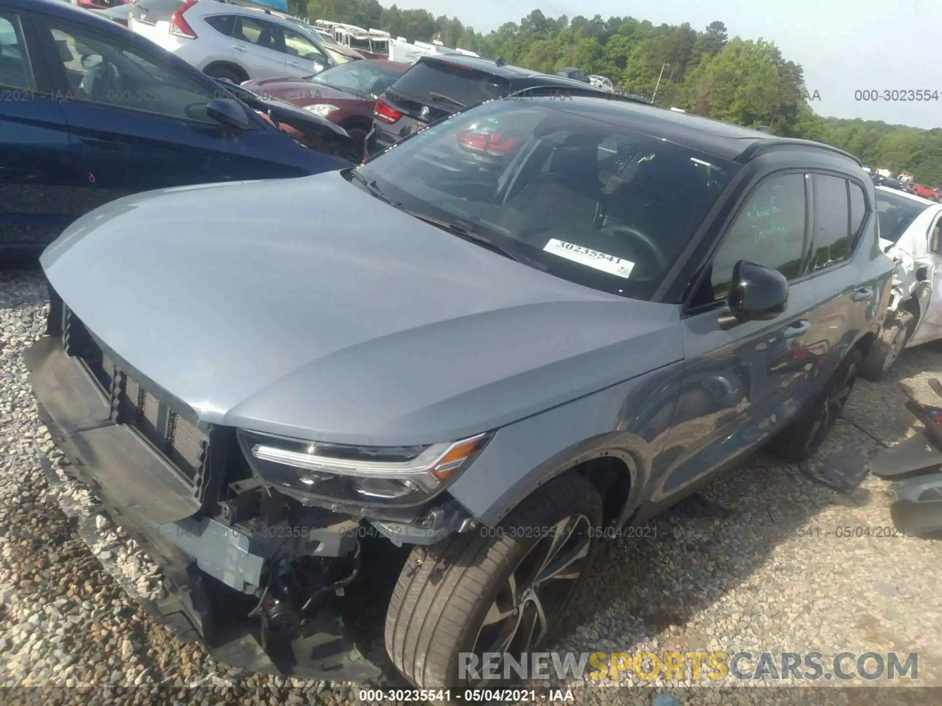 2 Photograph of a damaged car YV4162UM4L2207301 VOLVO XC40 2020