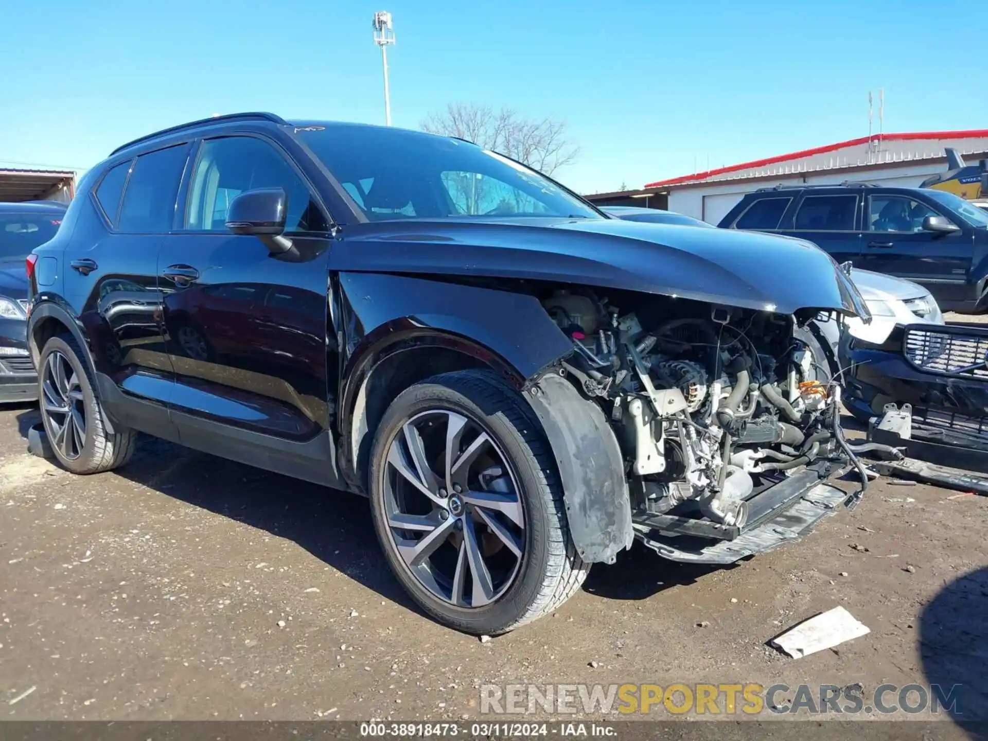 1 Photograph of a damaged car YV4162UM4L2234353 VOLVO XC40 2020