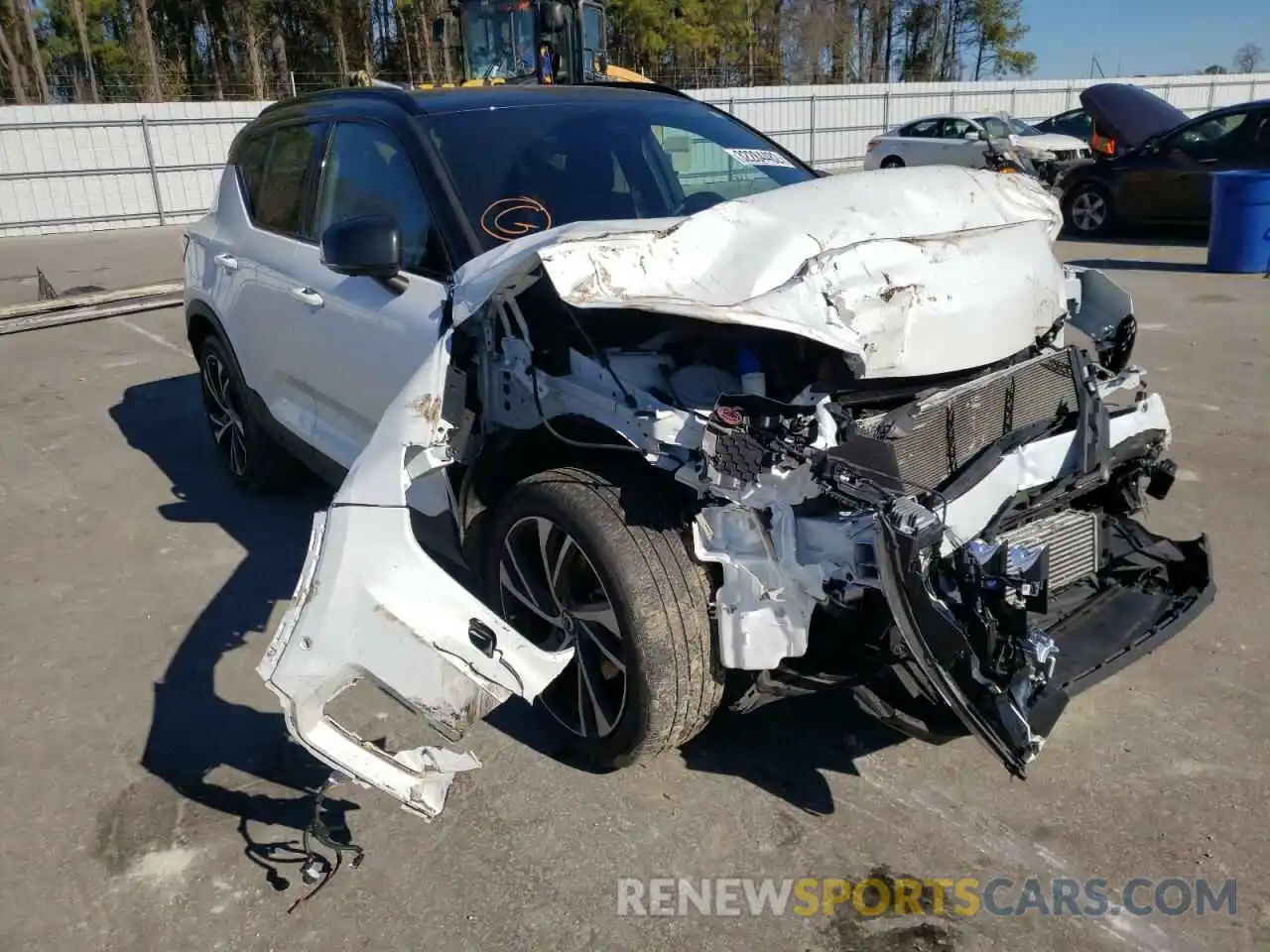 1 Photograph of a damaged car YV4162UM4L2314221 VOLVO XC40 2020