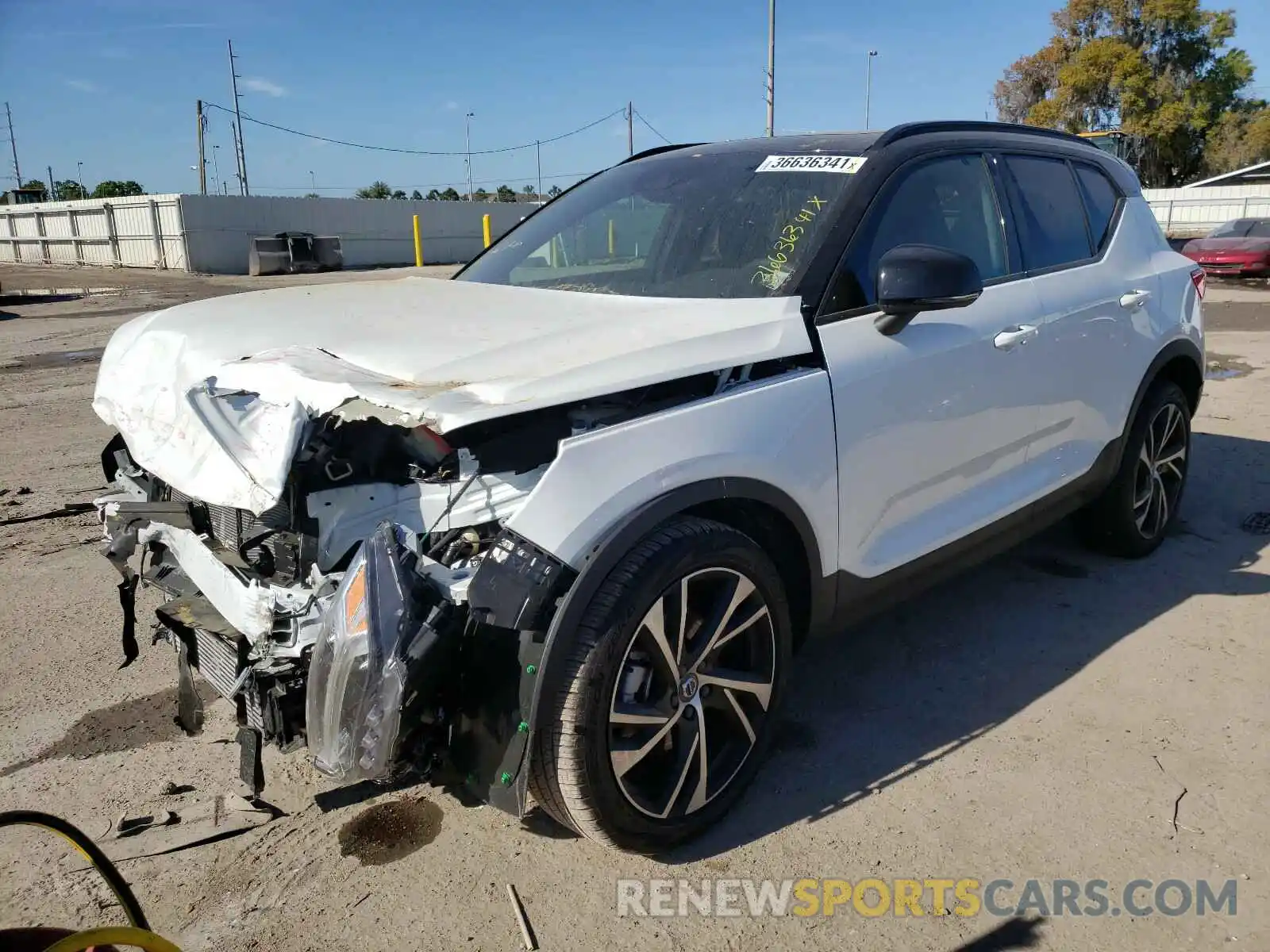 2 Photograph of a damaged car YV4162UM4L2347185 VOLVO XC40 2020