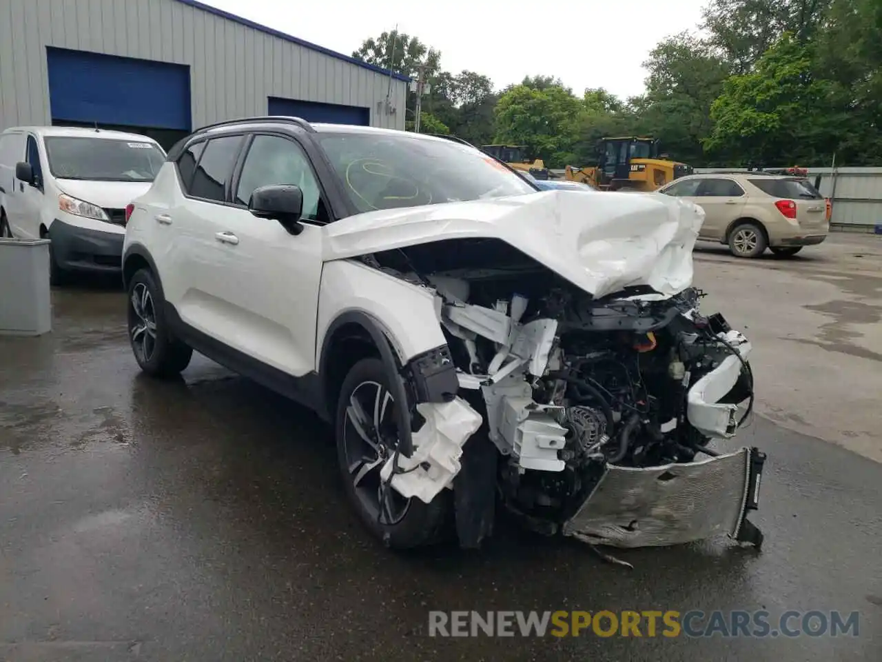 1 Photograph of a damaged car YV4162UM5L2289717 VOLVO XC40 2020