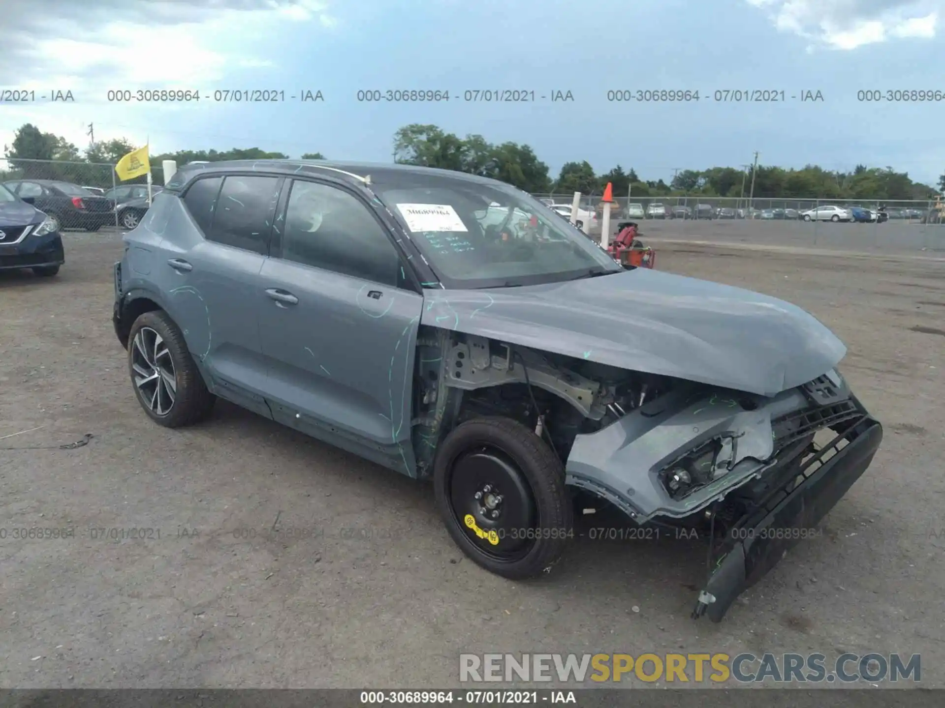 1 Photograph of a damaged car YV4162UM5L2316429 VOLVO XC40 2020