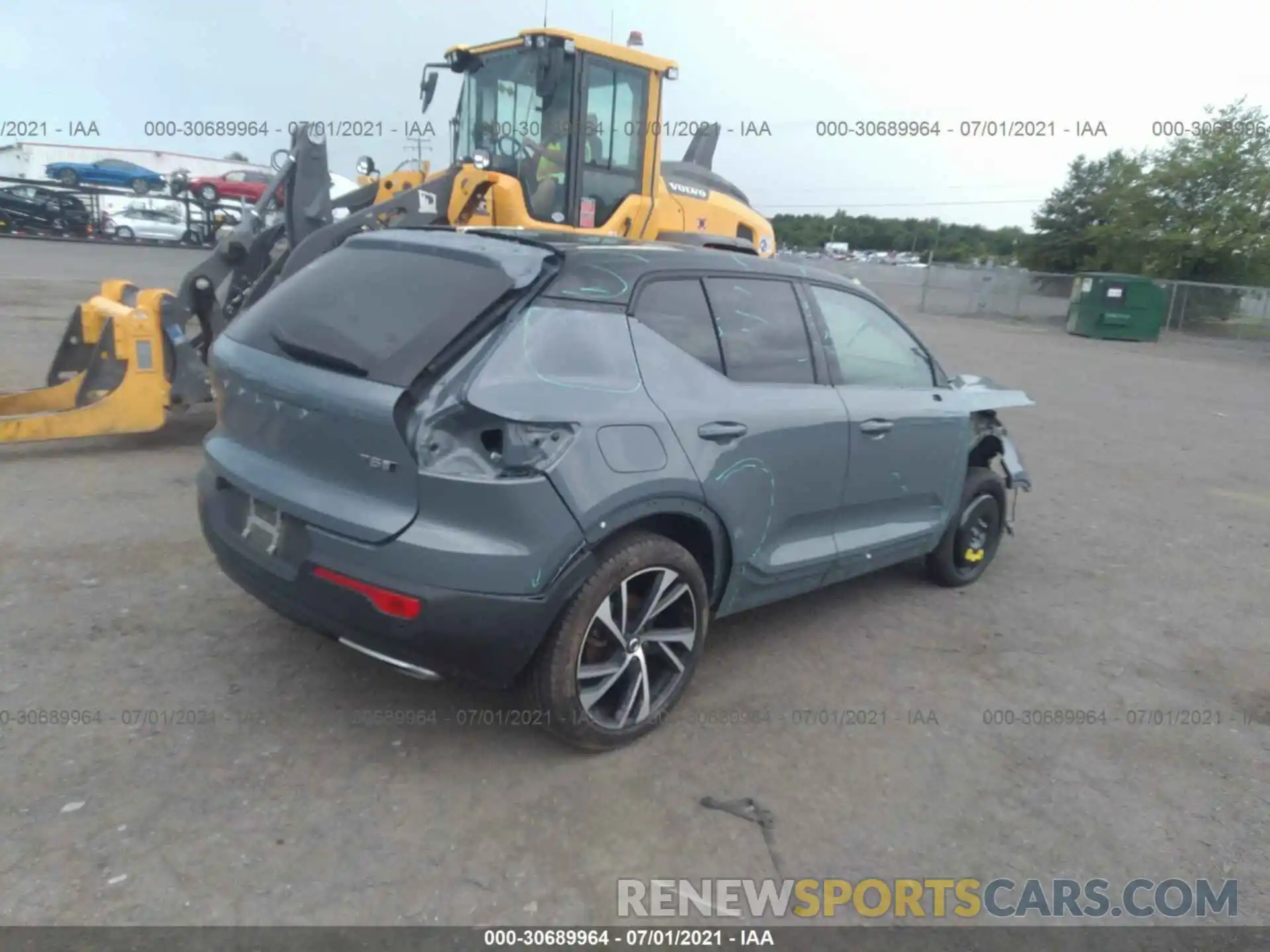 4 Photograph of a damaged car YV4162UM5L2316429 VOLVO XC40 2020