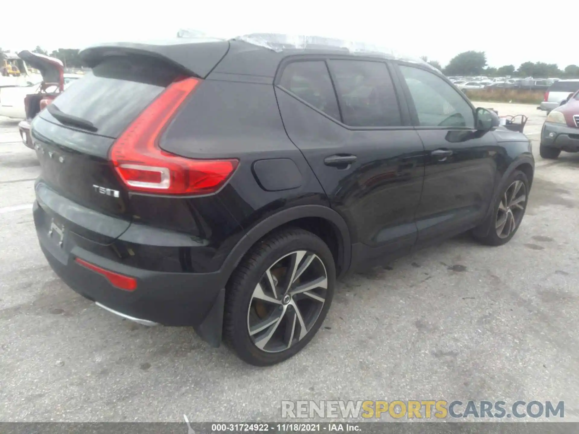 4 Photograph of a damaged car YV4162UM5L2323249 VOLVO XC40 2020