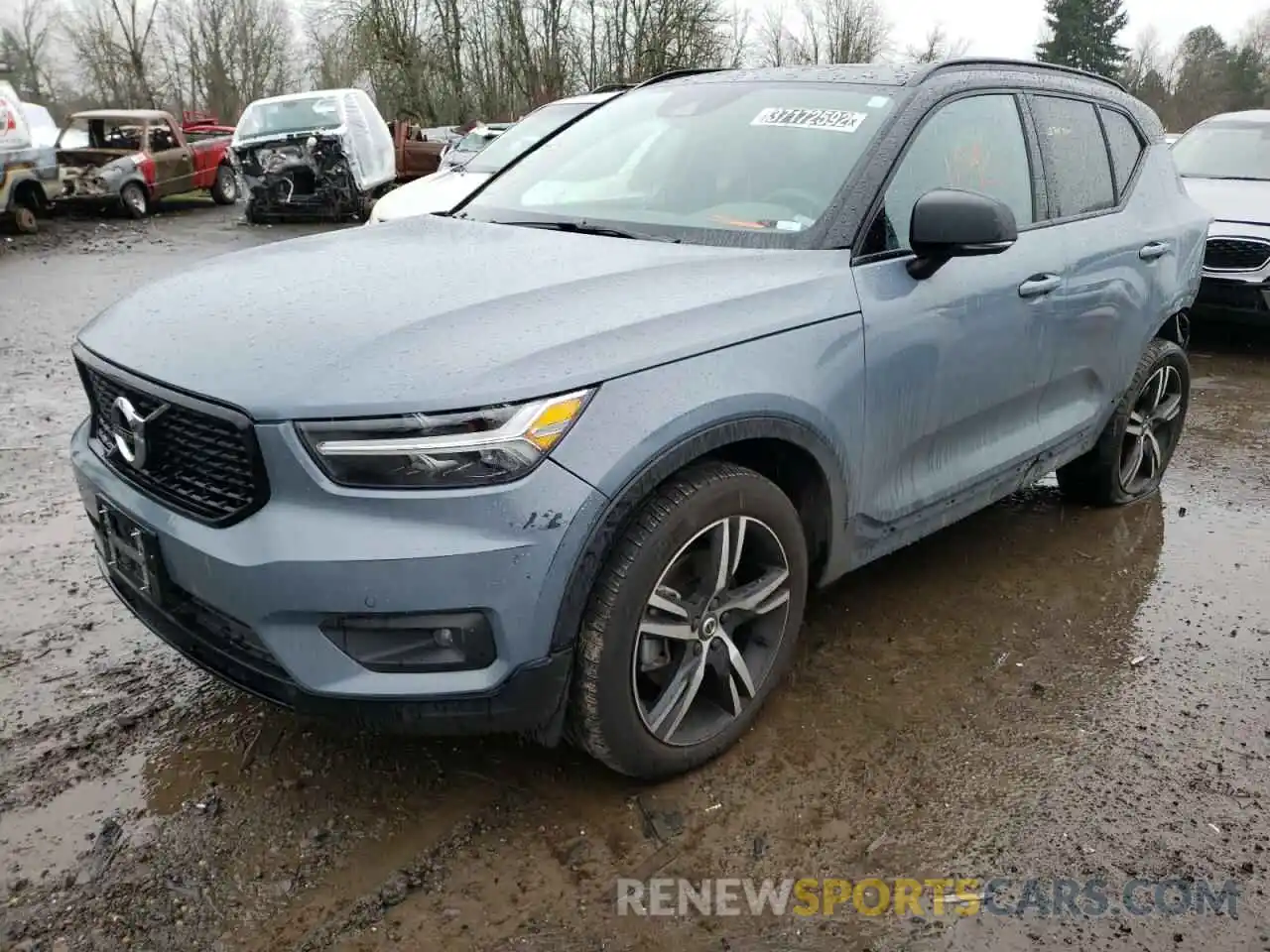 2 Photograph of a damaged car YV4162UM5L2340276 VOLVO XC40 2020