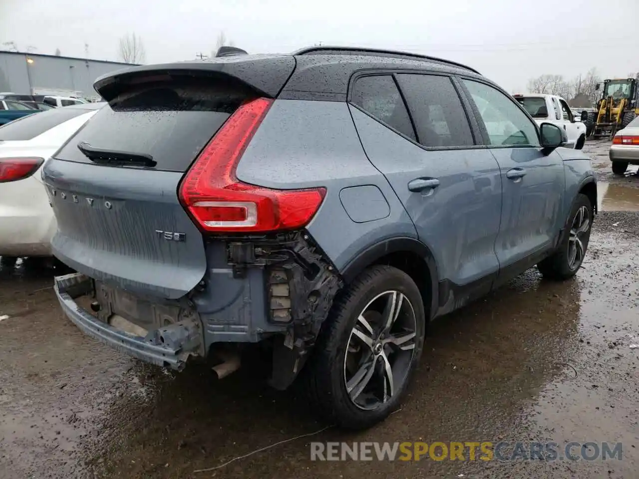 4 Photograph of a damaged car YV4162UM5L2340276 VOLVO XC40 2020