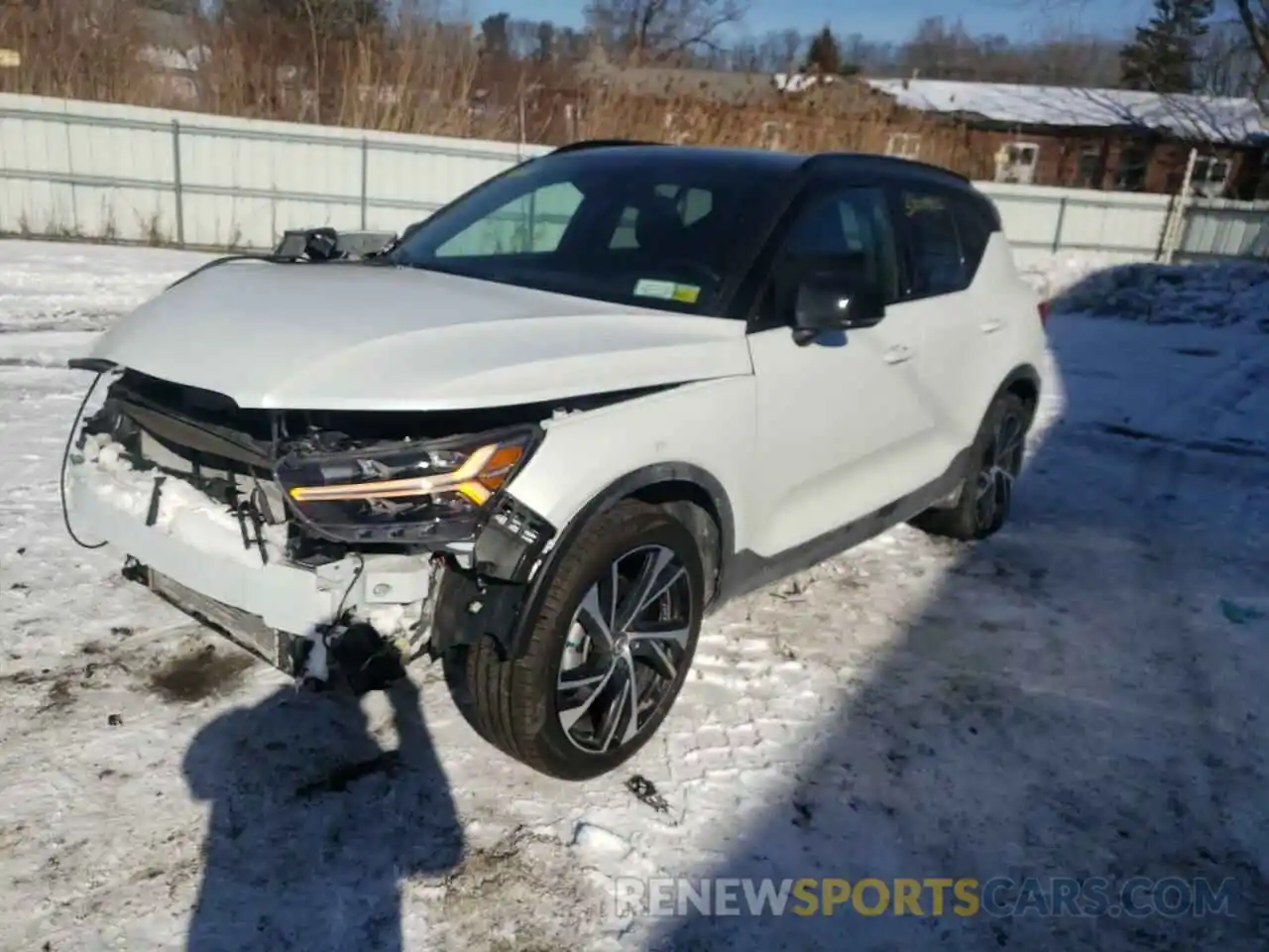 2 Photograph of a damaged car YV4162UM6L2229896 VOLVO XC40 2020