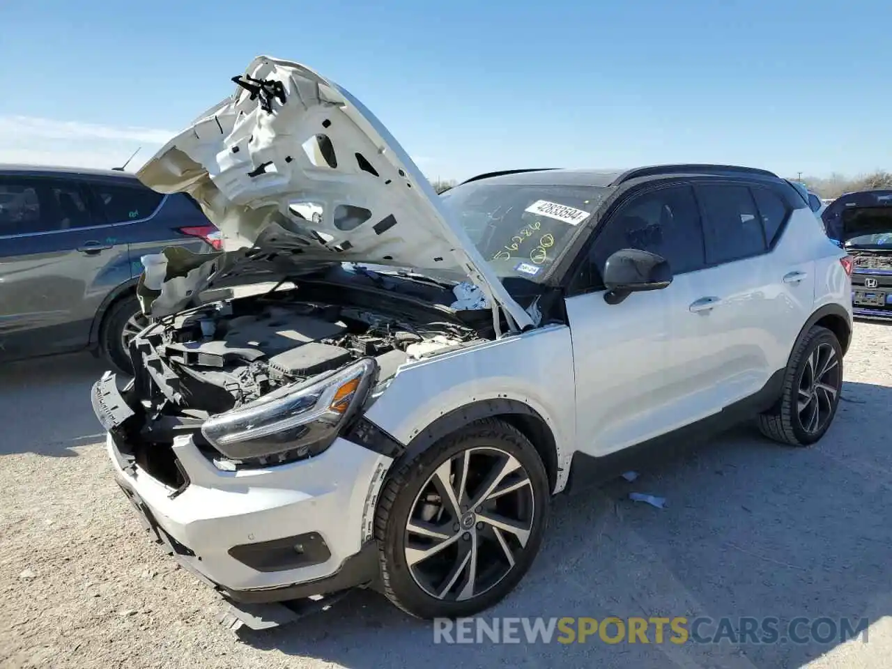 1 Photograph of a damaged car YV4162UM7L2310177 VOLVO XC40 2020