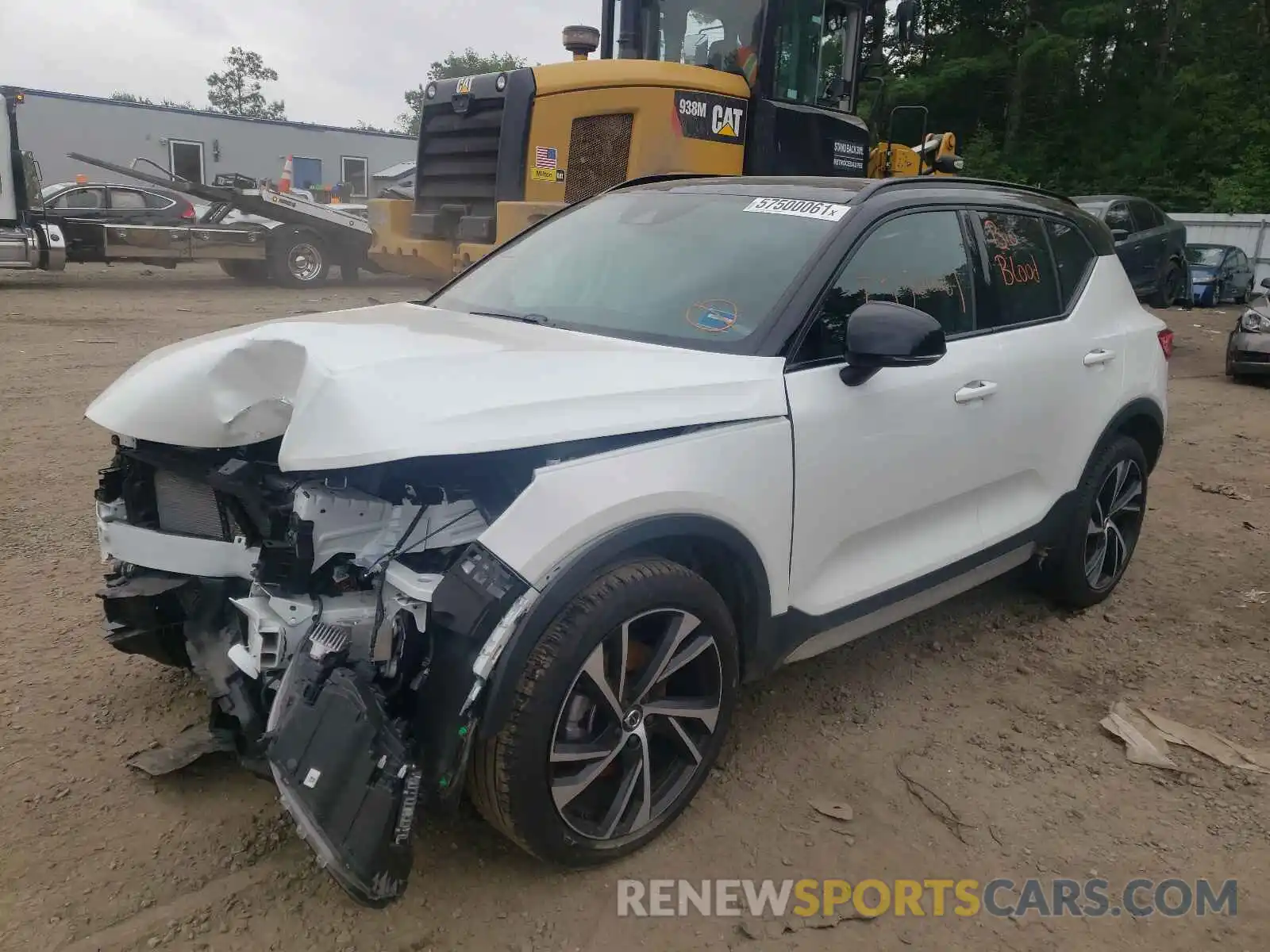 2 Photograph of a damaged car YV4162UM8L2297438 VOLVO XC40 2020