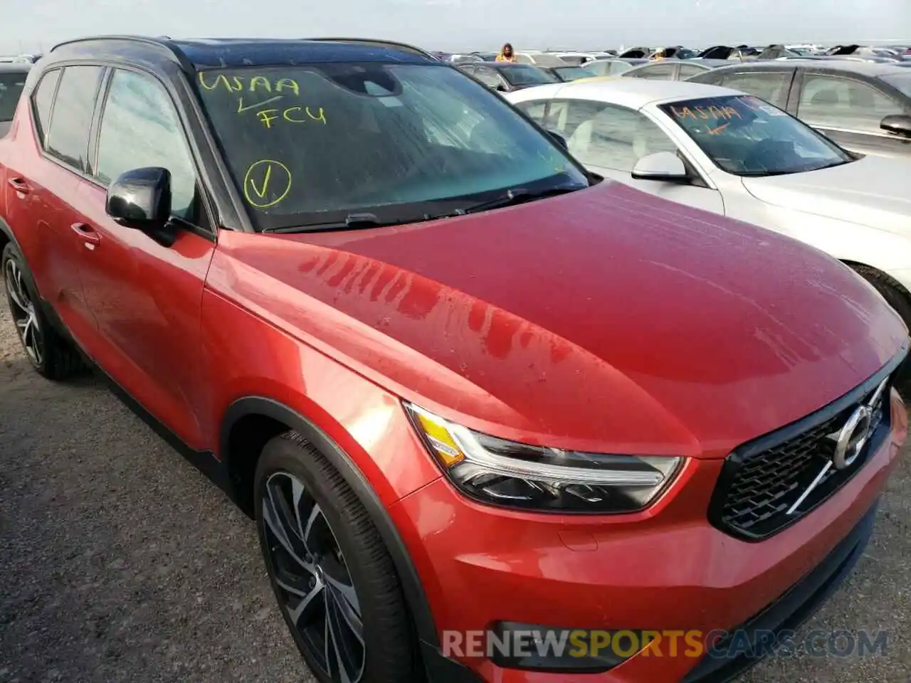 1 Photograph of a damaged car YV4162UM8L2325240 VOLVO XC40 2020