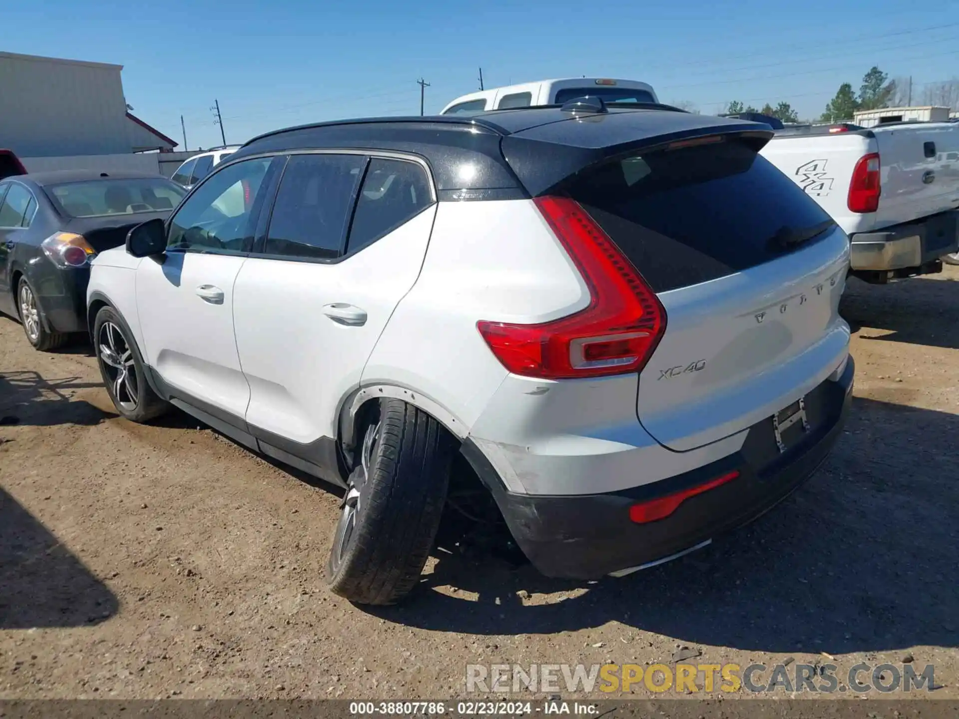 6 Photograph of a damaged car YV4162UM8L2341440 VOLVO XC40 2020