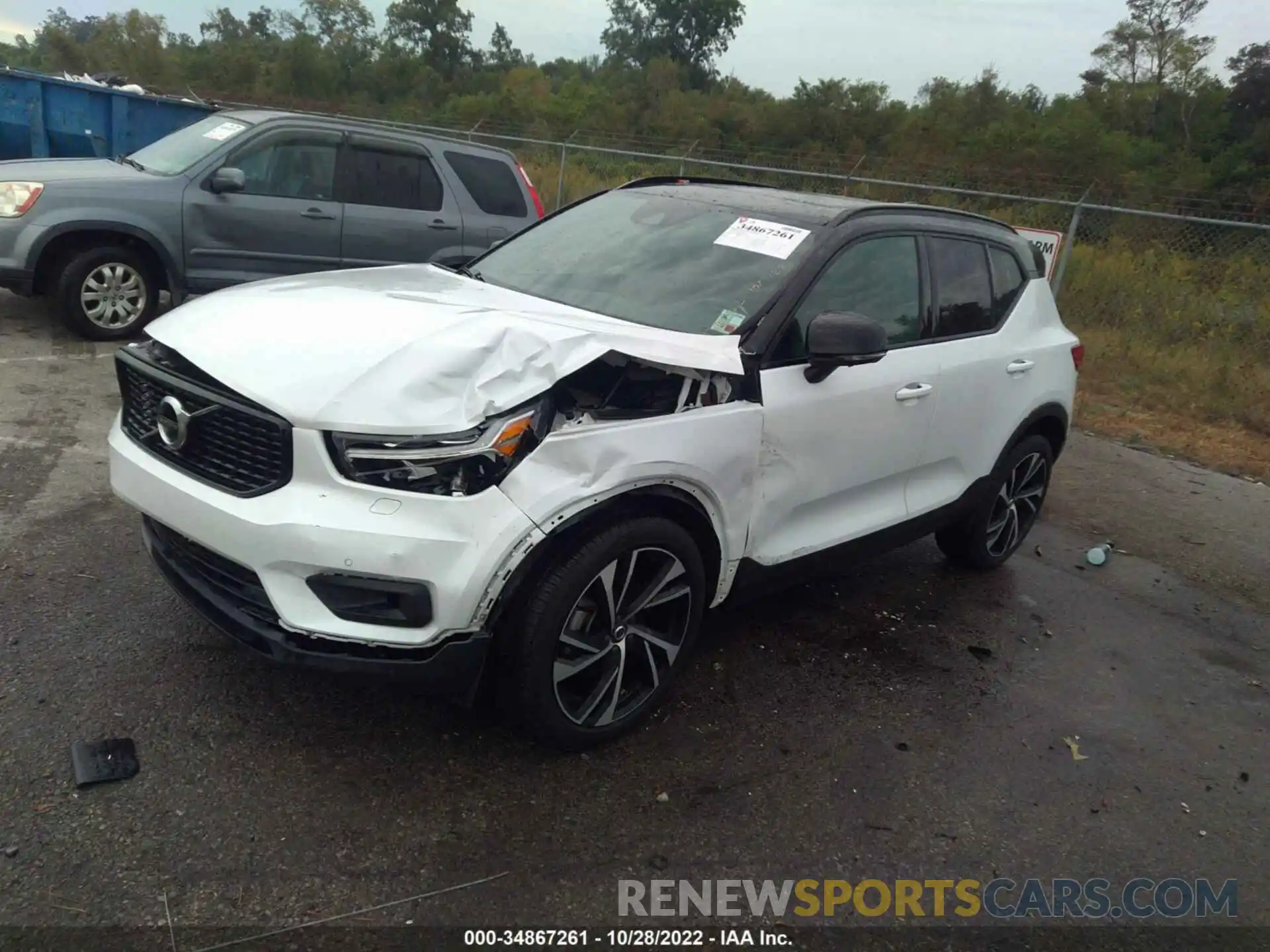 2 Photograph of a damaged car YV4162UMXL2227701 VOLVO XC40 2020