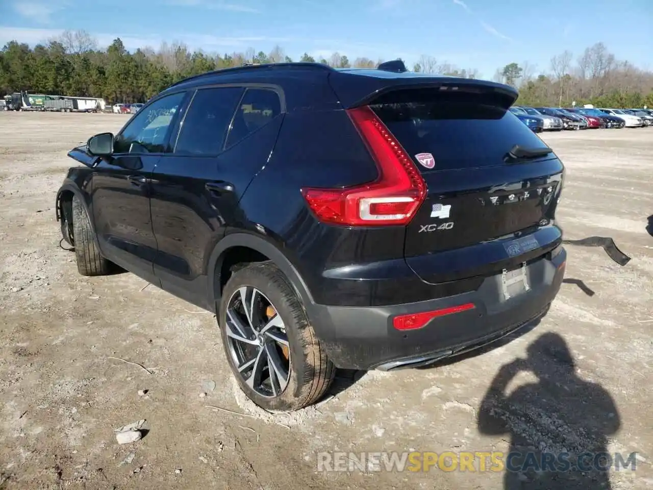 3 Photograph of a damaged car YV4162UMXL2231148 VOLVO XC40 2020