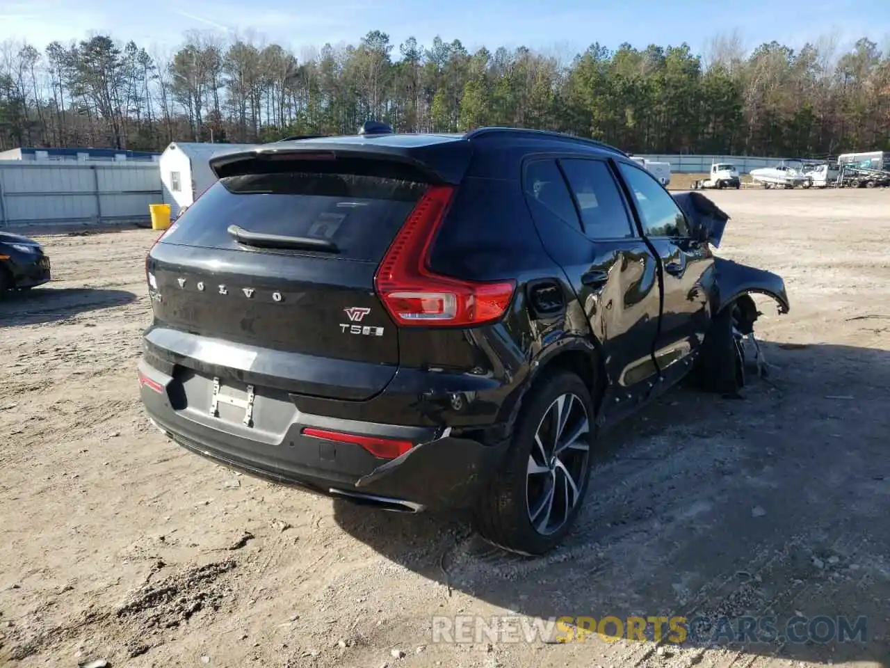 4 Photograph of a damaged car YV4162UMXL2231148 VOLVO XC40 2020