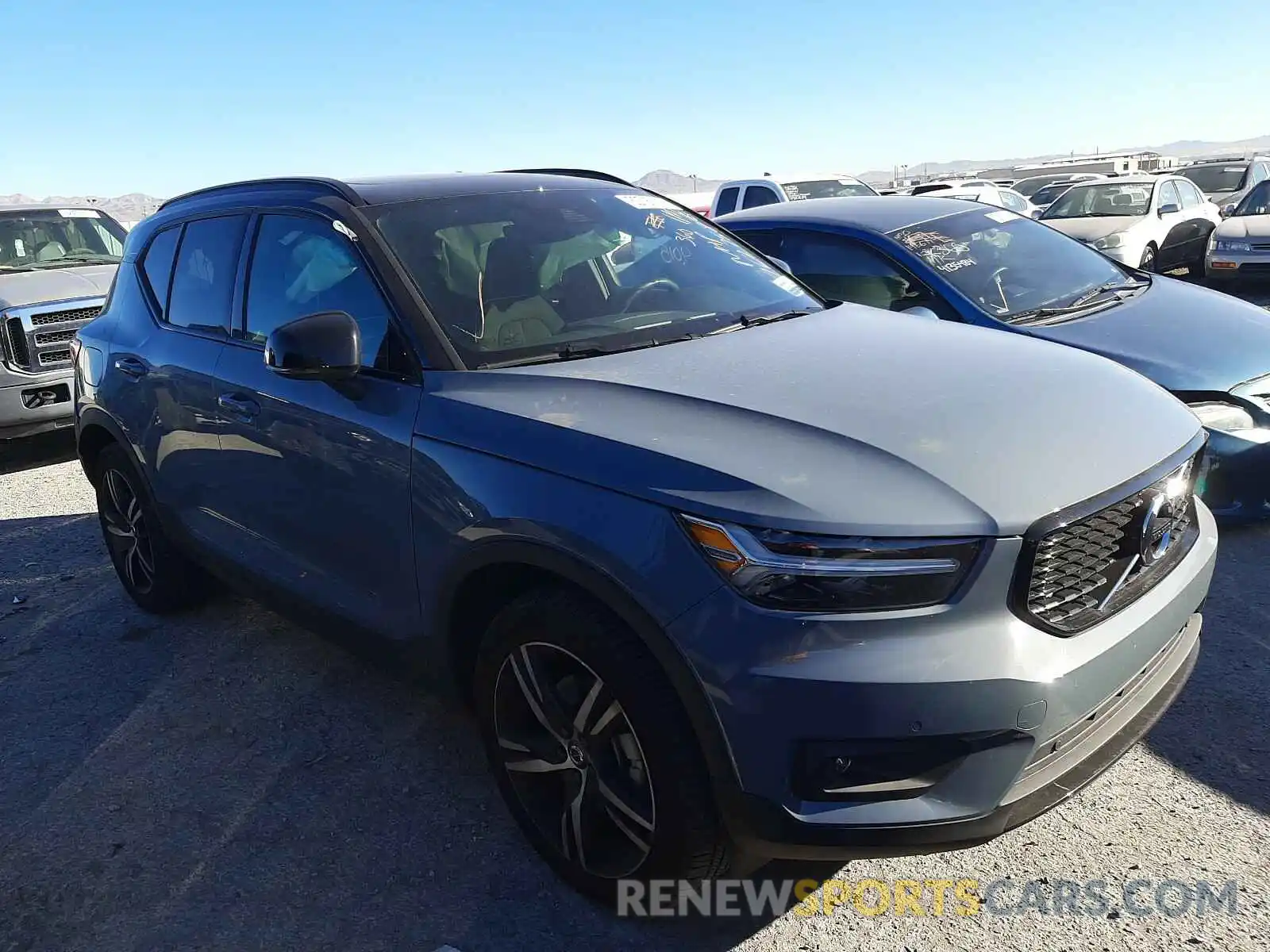 1 Photograph of a damaged car YV4162UMXL2297182 VOLVO XC40 2020