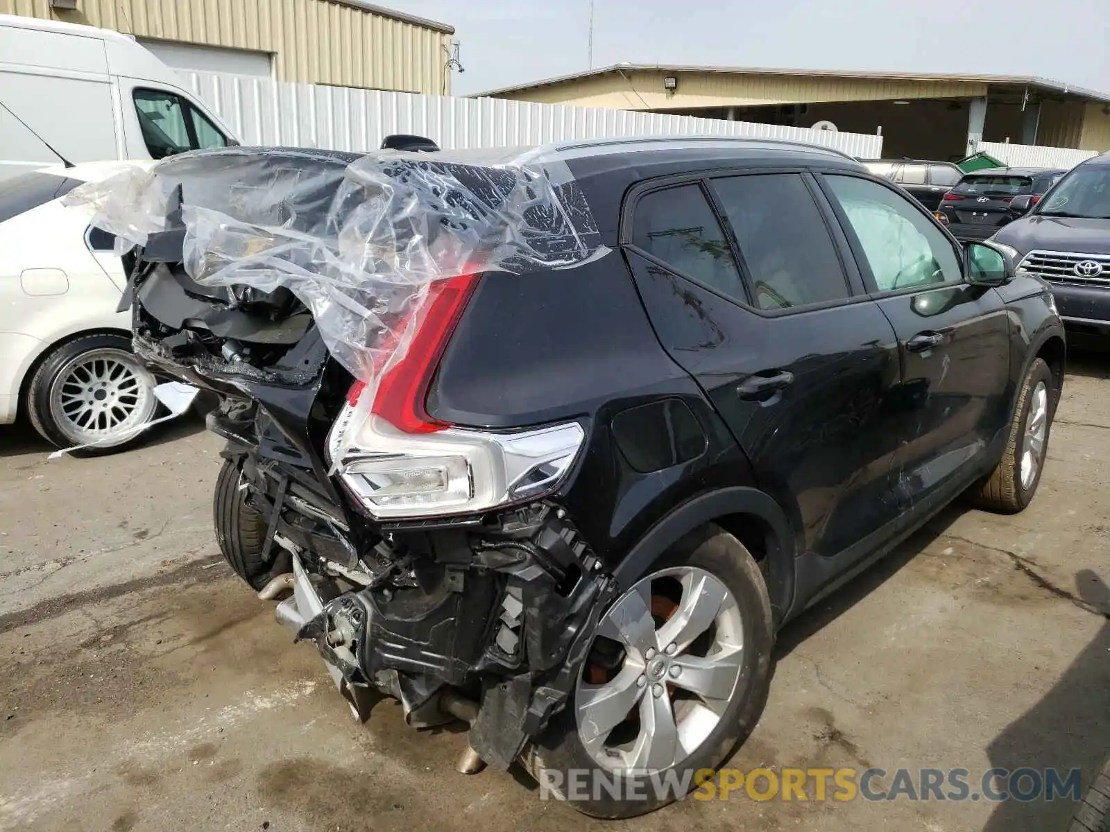 4 Photograph of a damaged car YV4AC2HK0L2279260 VOLVO XC40 2020