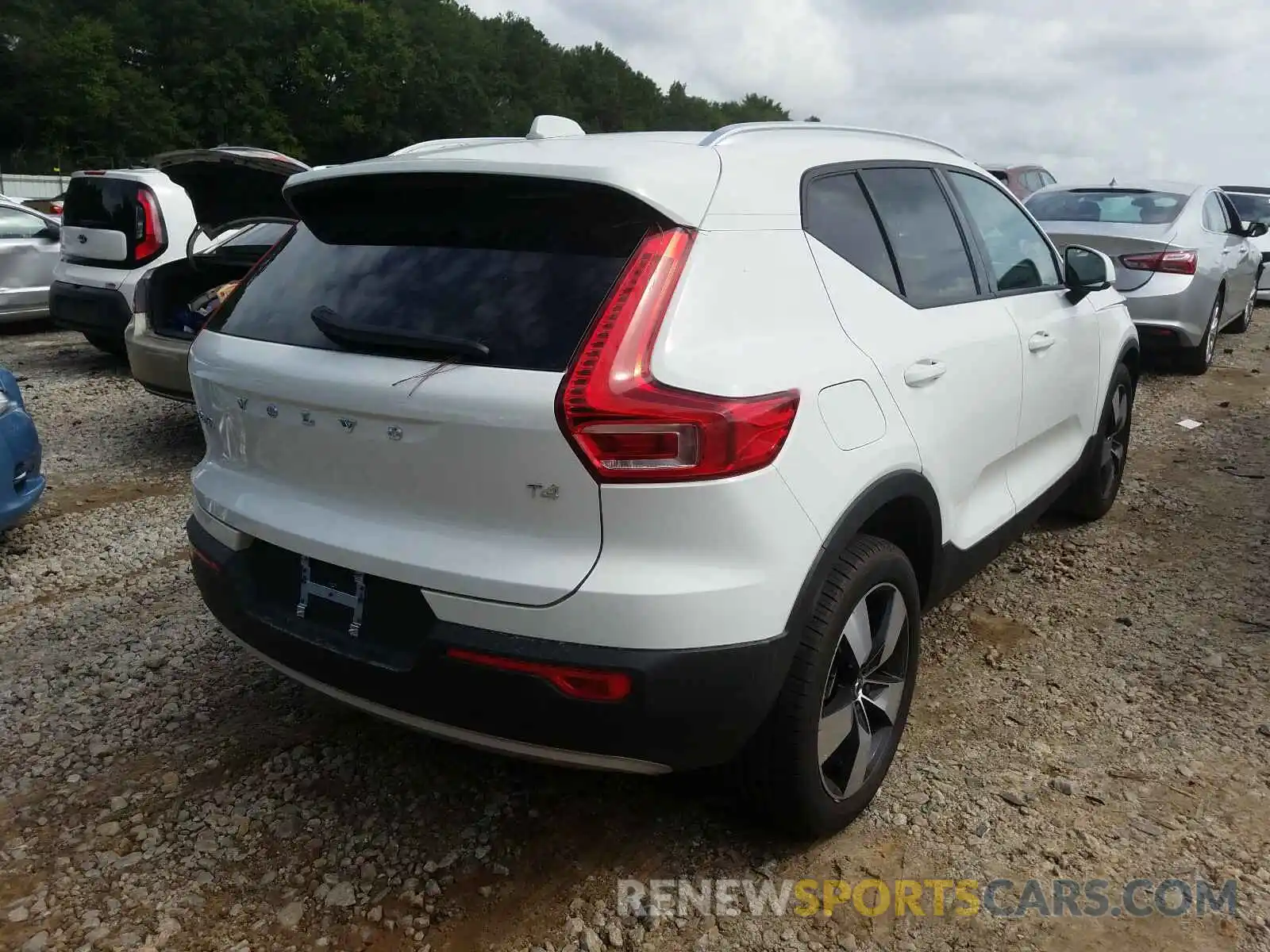 4 Photograph of a damaged car YV4AC2HK0L2295197 VOLVO XC40 2020