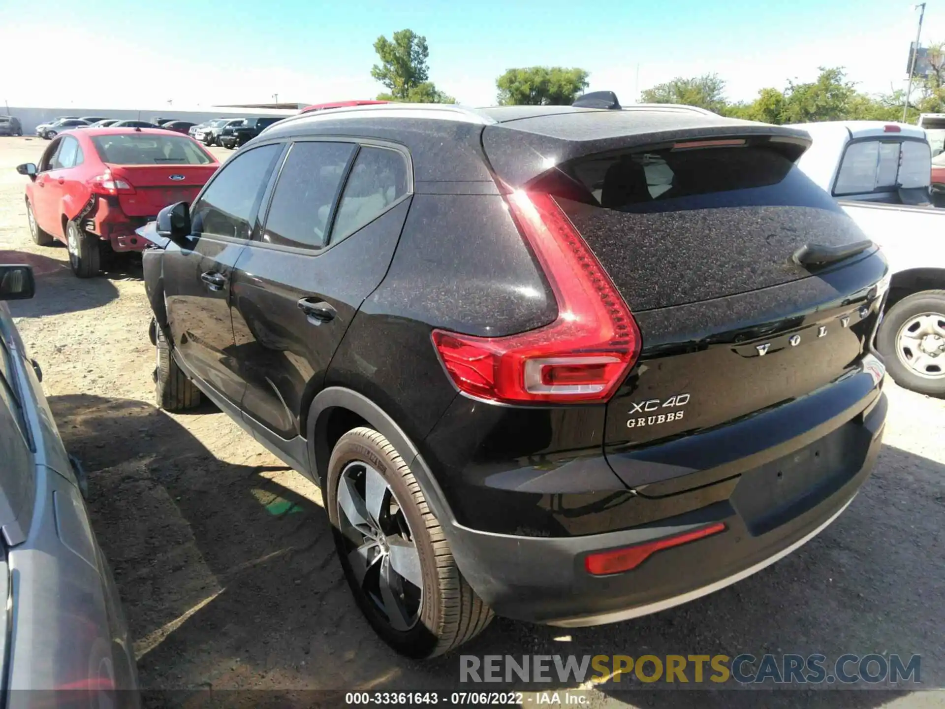 3 Photograph of a damaged car YV4AC2HK2L2261049 VOLVO XC40 2020