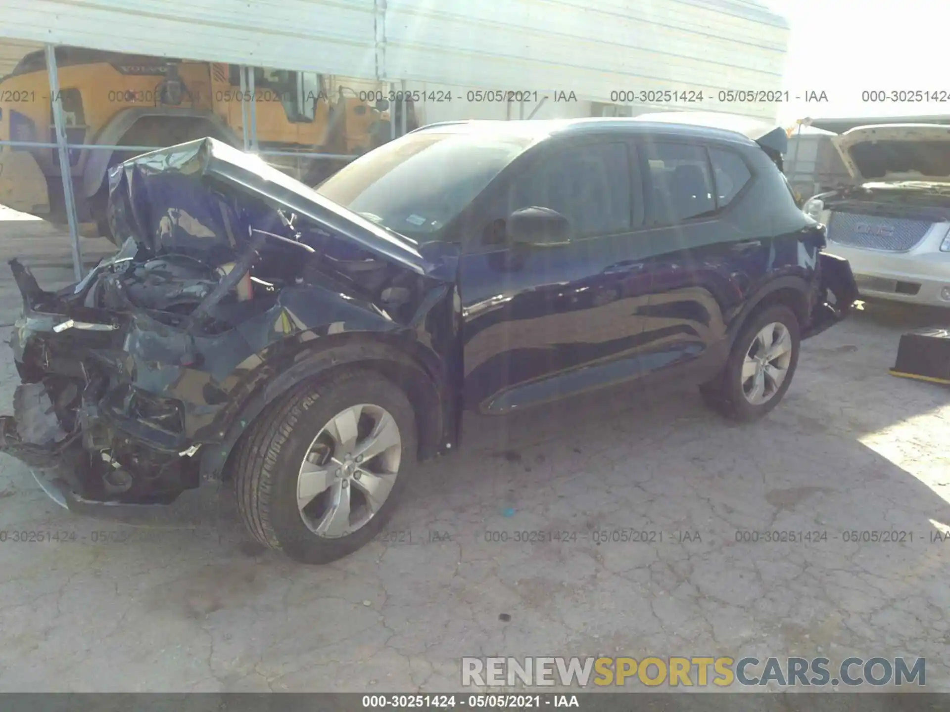 2 Photograph of a damaged car YV4AC2HK3L2171392 VOLVO XC40 2020