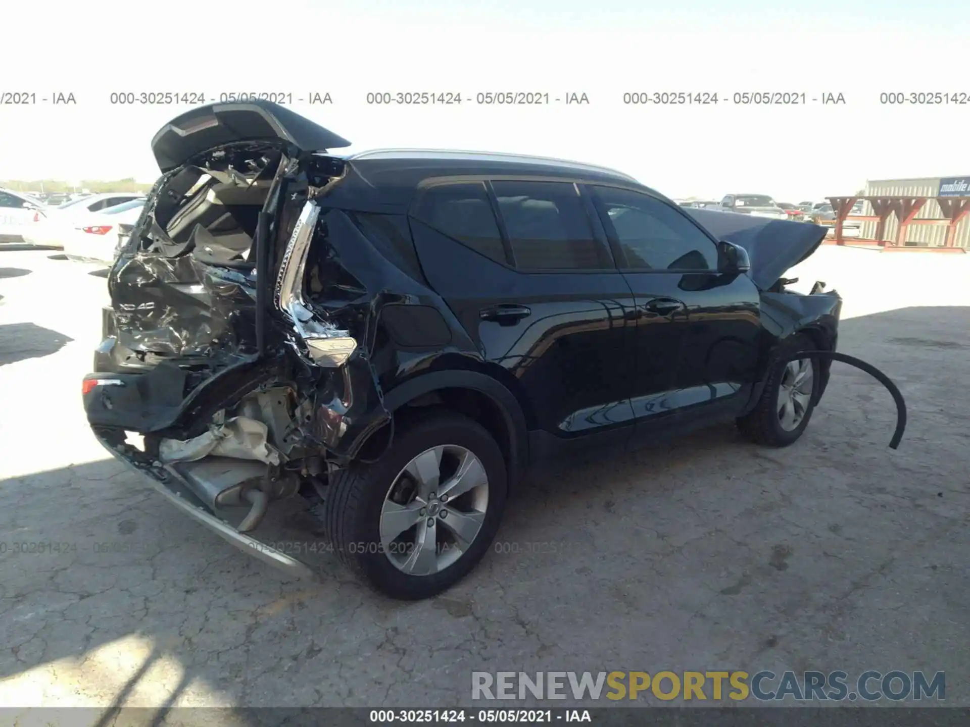 4 Photograph of a damaged car YV4AC2HK3L2171392 VOLVO XC40 2020